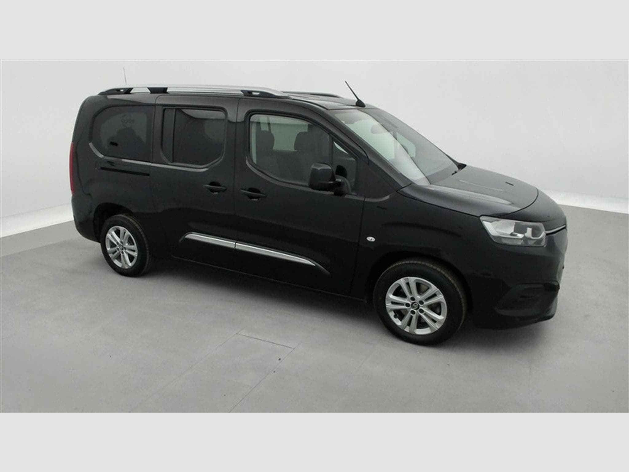 Toyota Proace Verso 1.2 MPV 7 PLACES * NAVI/CAMERA360/PDC/JA16* (2021) - Foto 24