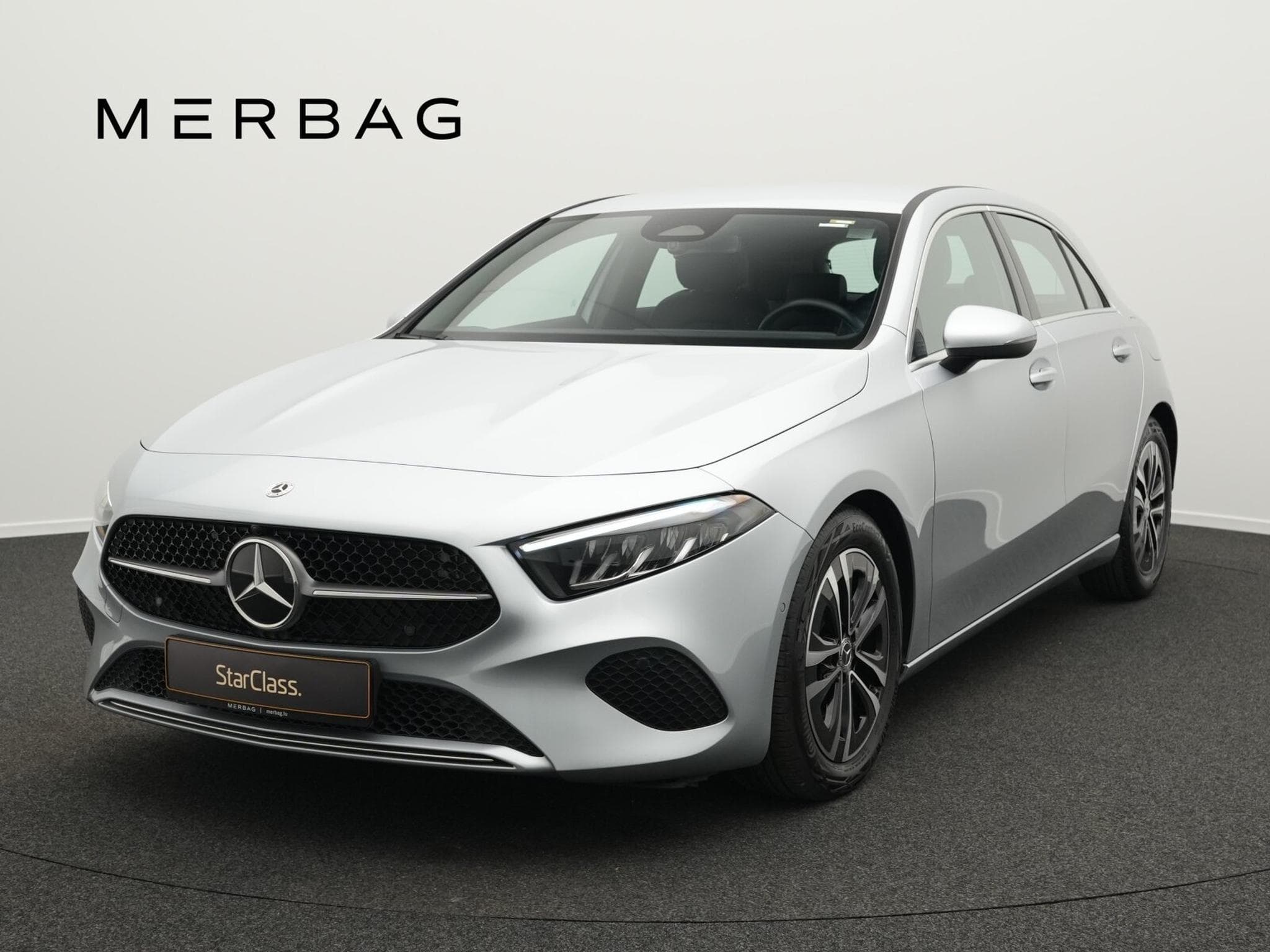 Mercedes A 180 d LED+Kamera+Apple+MBUX (2025) - Photo 1