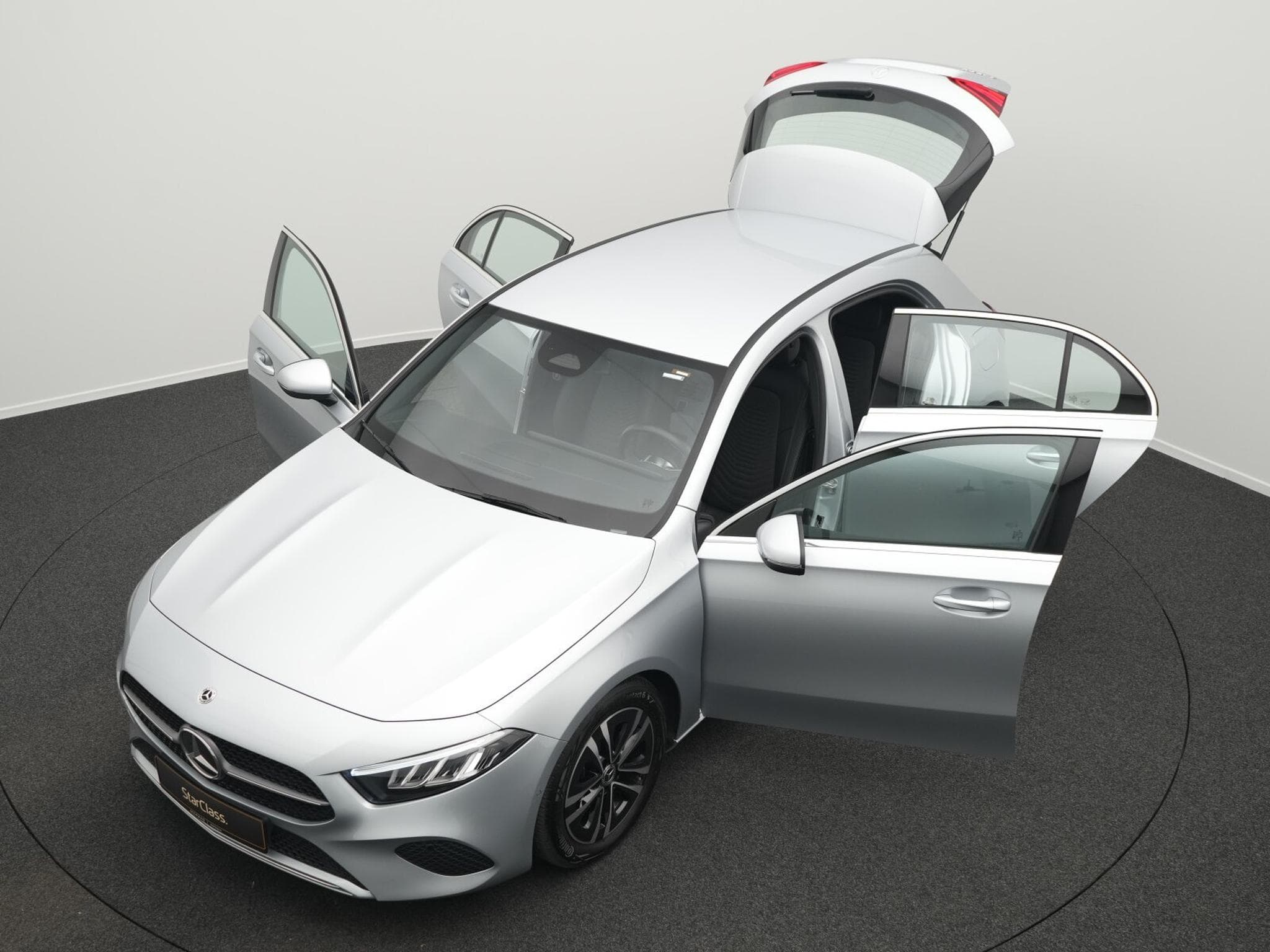 Mercedes A 180 d LED+Kamera+Apple+MBUX (2025) - Photo 12