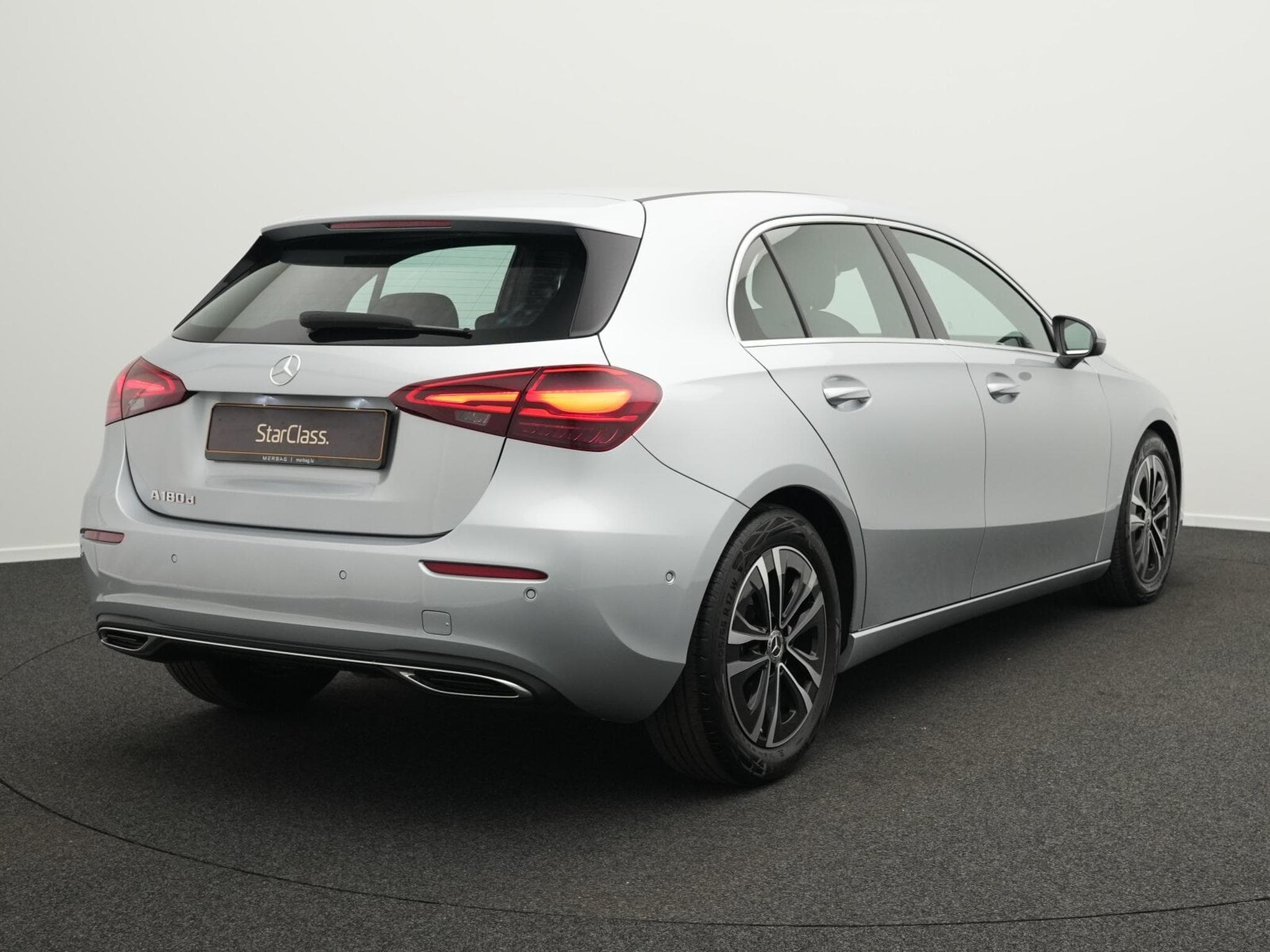 Mercedes A 180 d LED+Kamera+Apple+MBUX (2025) - Photo 3
