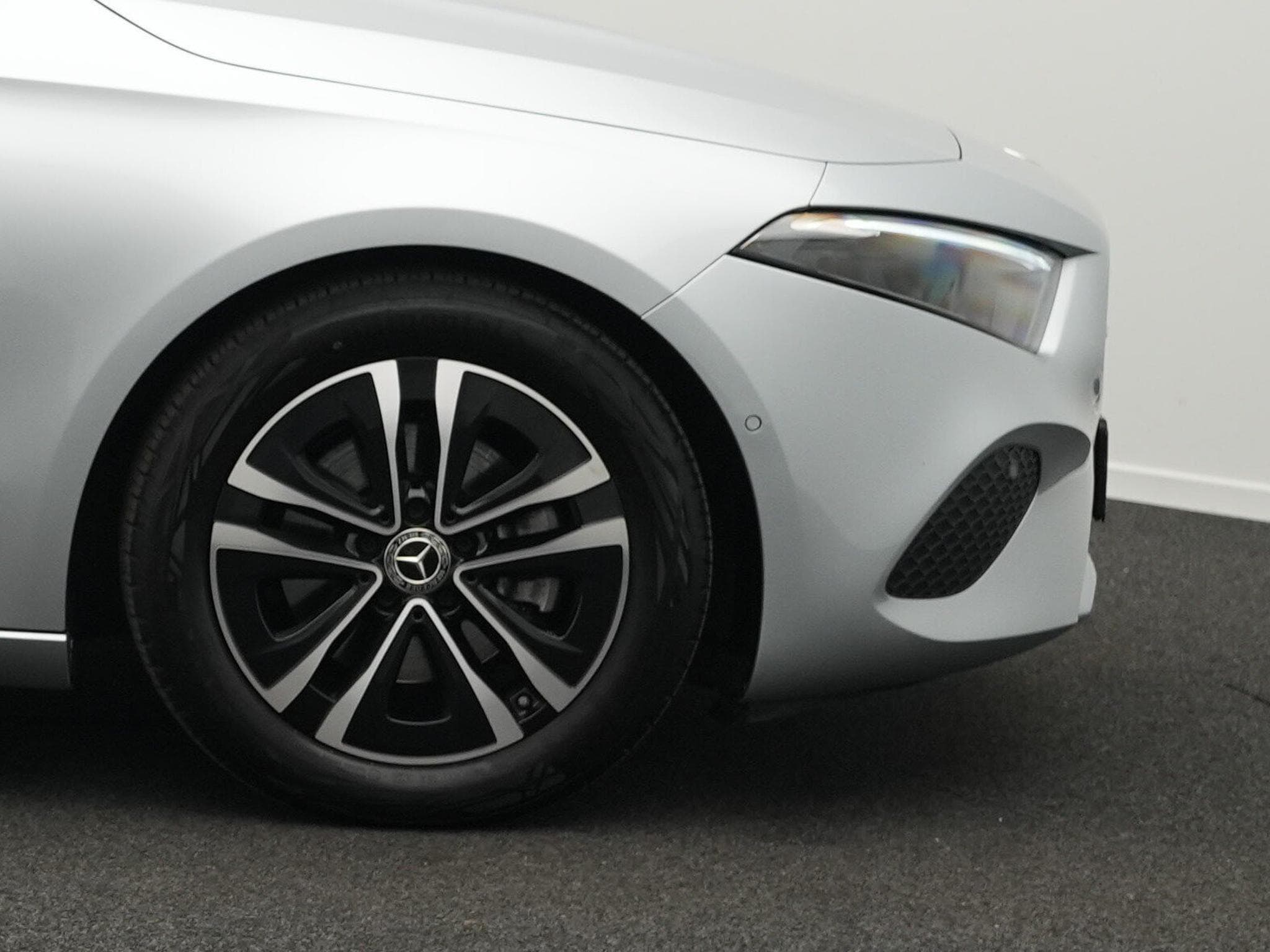 Mercedes A 180 d LED+Kamera+Apple+MBUX (2025) - Photo 6