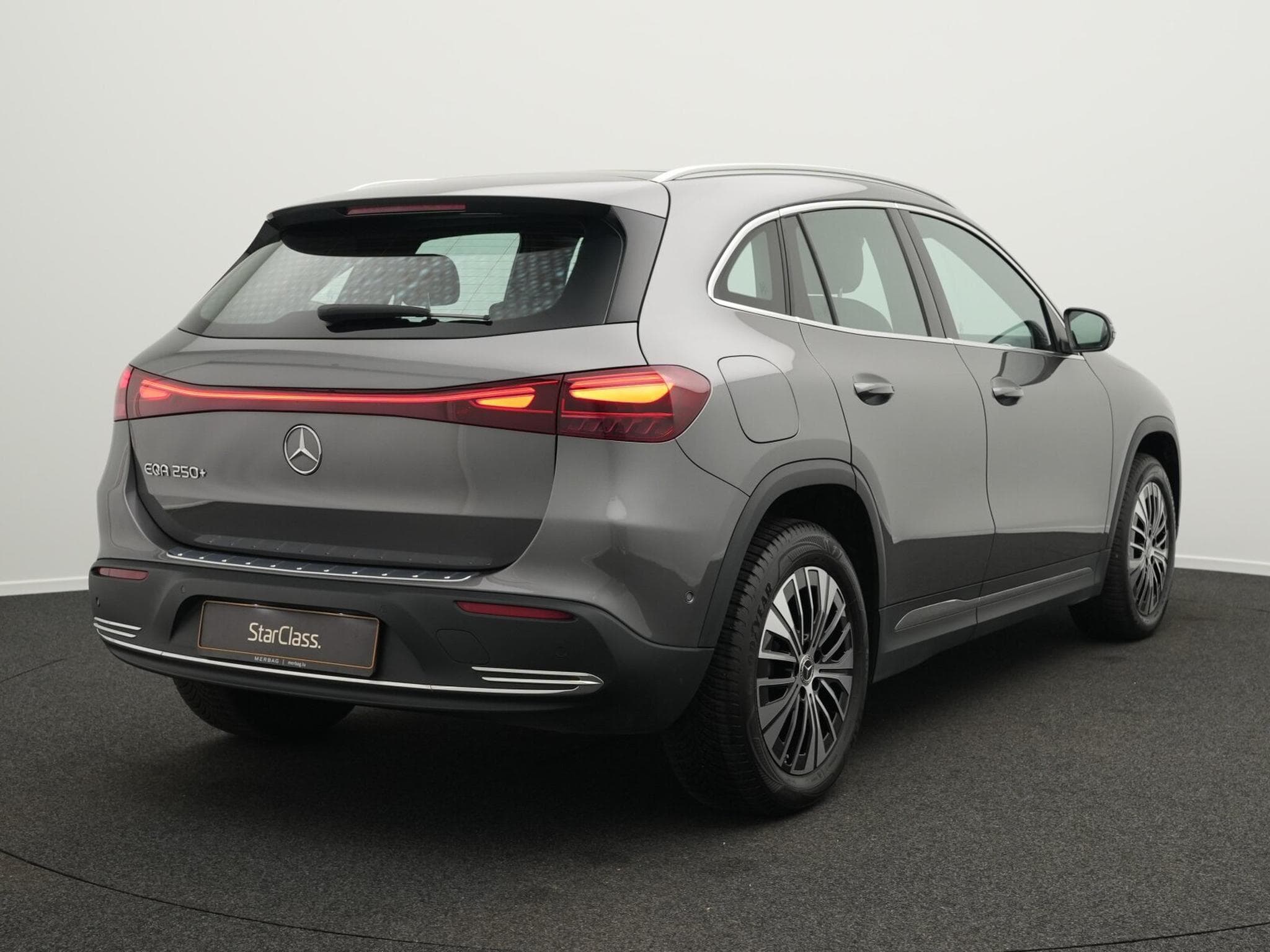 Mercedes EQA + LED+Kamera+Pano+Ambi (2025) - Photo 3