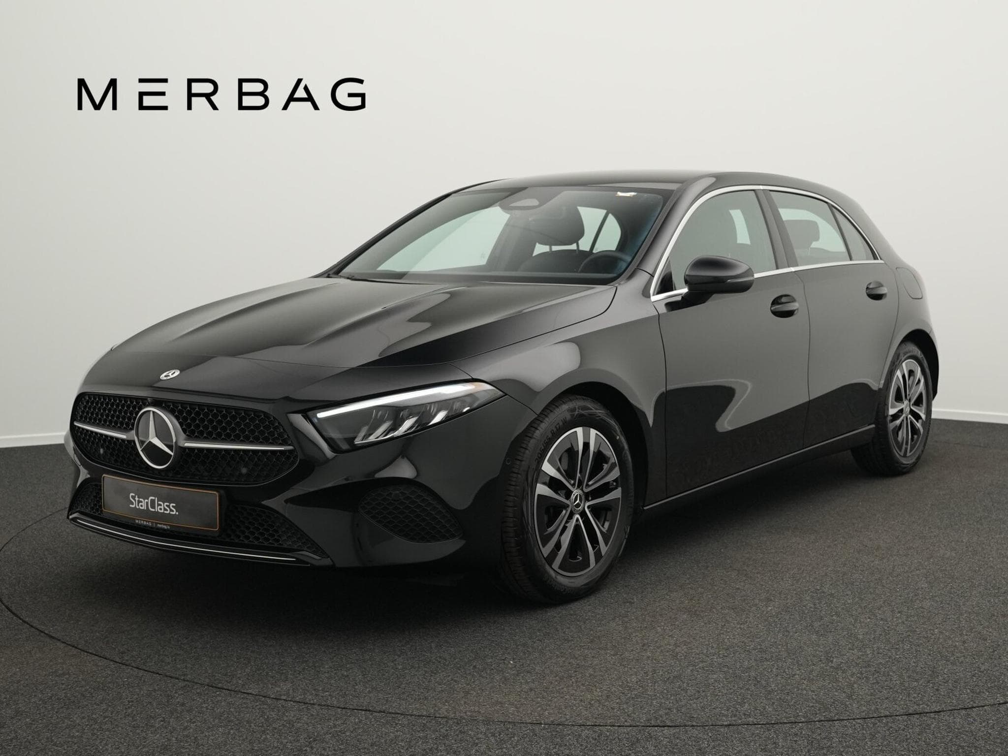 Mercedes A 180 d Kompaktlimousine LED+Kamera+Apple+MBUX (2025) - Photo 1