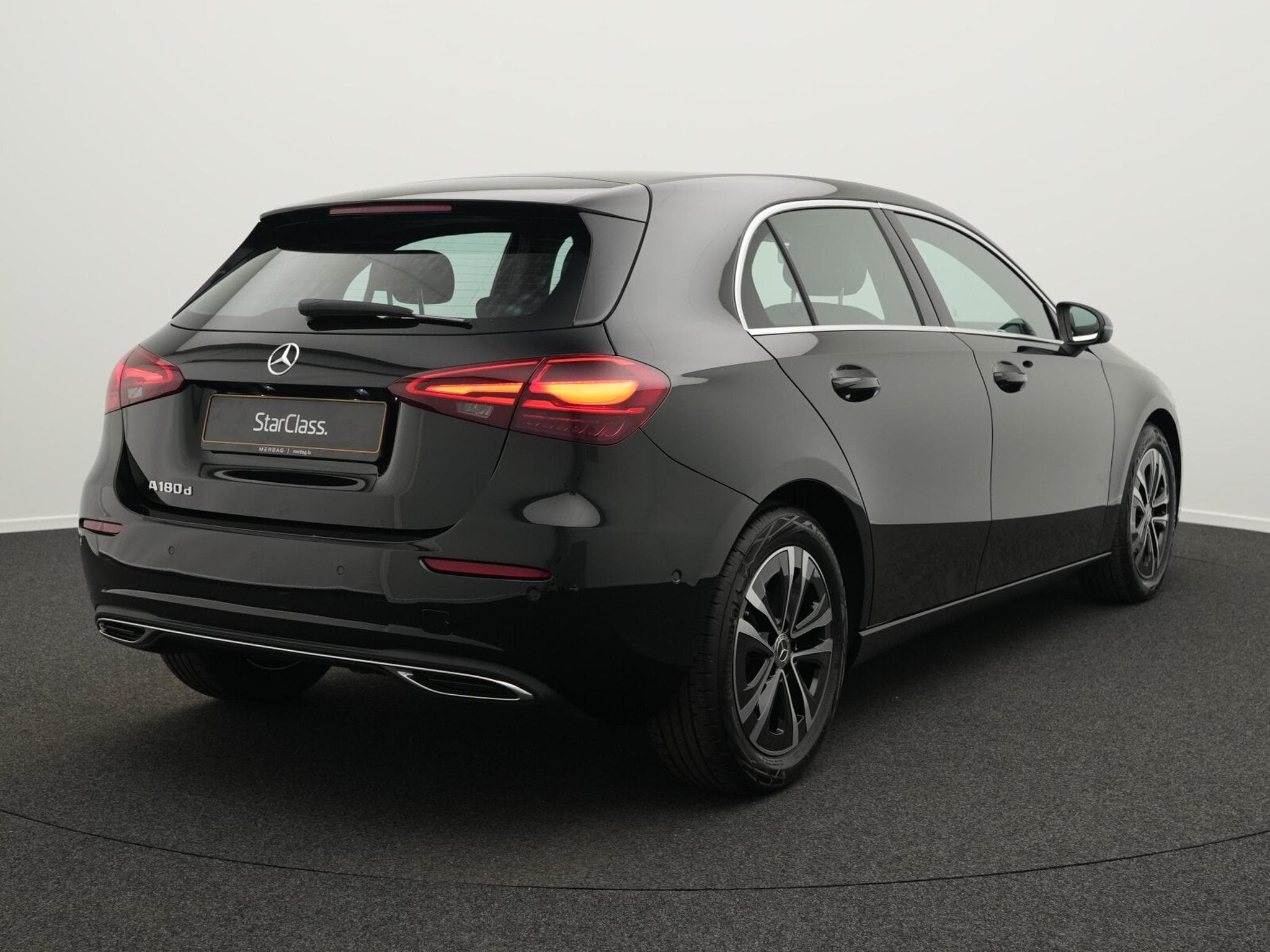 Mercedes A 180 d Kompaktlimousine LED+Kamera+Apple+MBUX (2025) - Photo 3