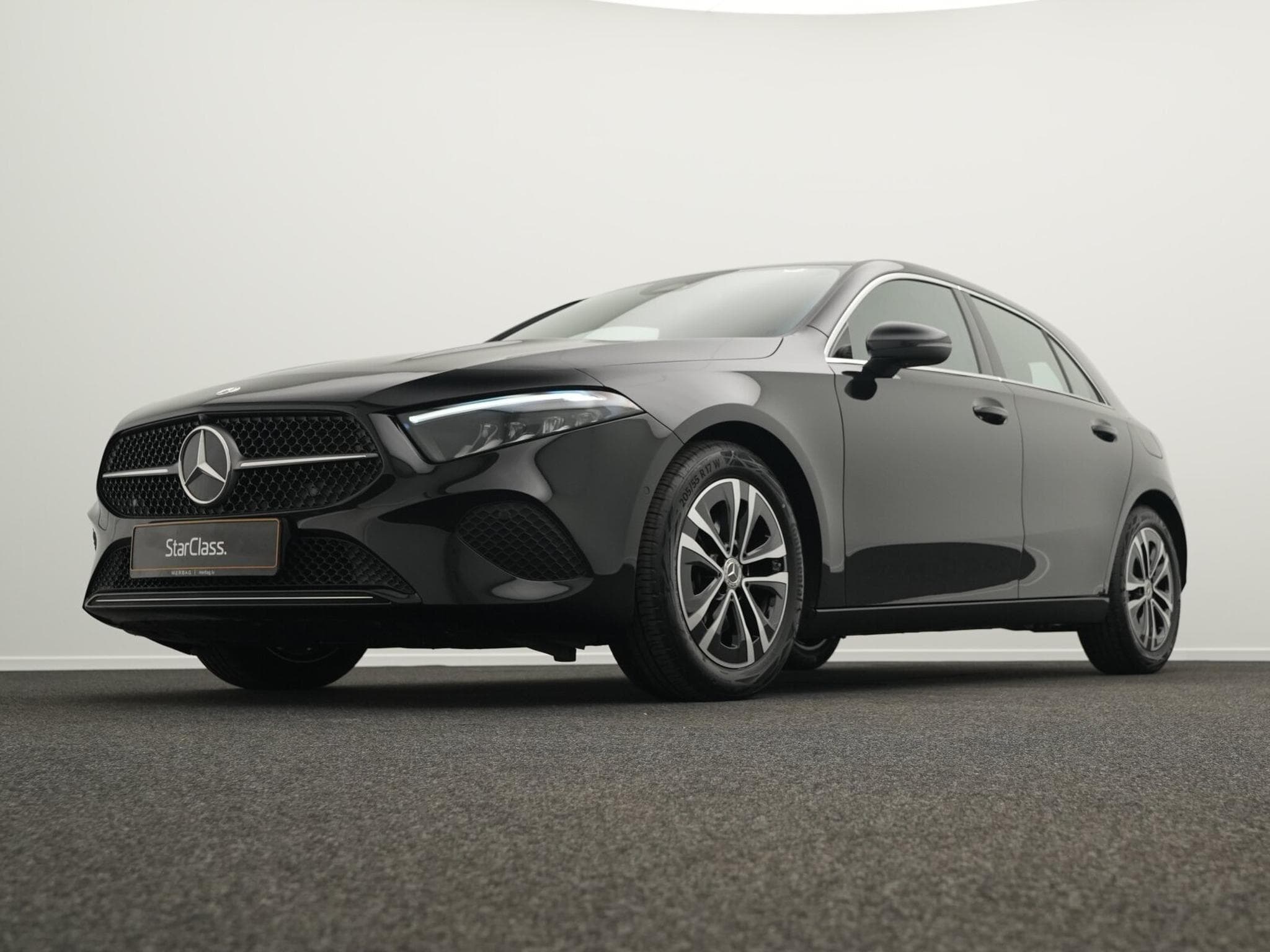 Mercedes A 180 d Kompaktlimousine LED+Kamera+Apple+MBUX (2025) - Photo 8