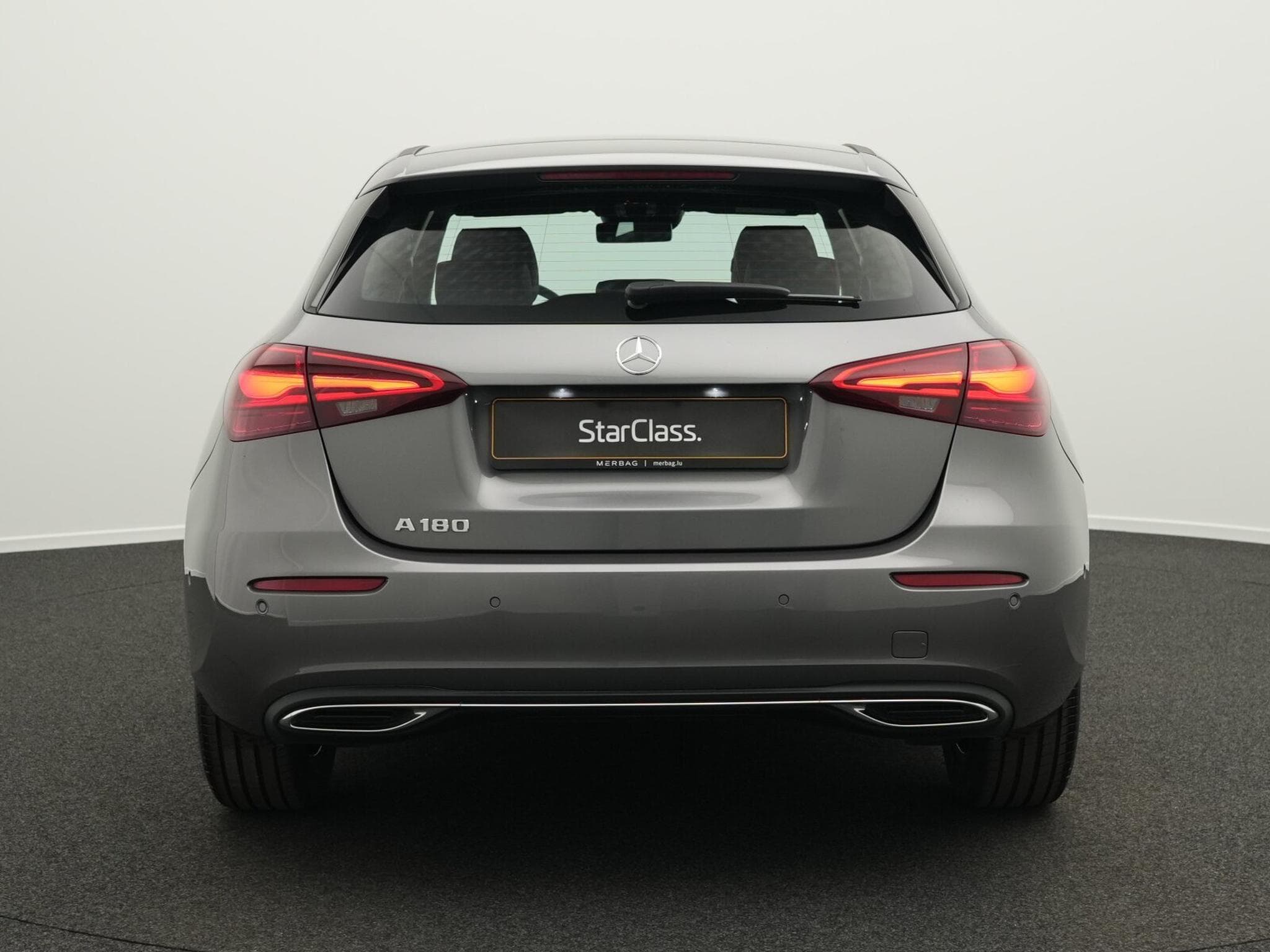 Mercedes A 180 Kompaktlimousine LED+Kamera+Apple+MBUX (2025) - Photo 4