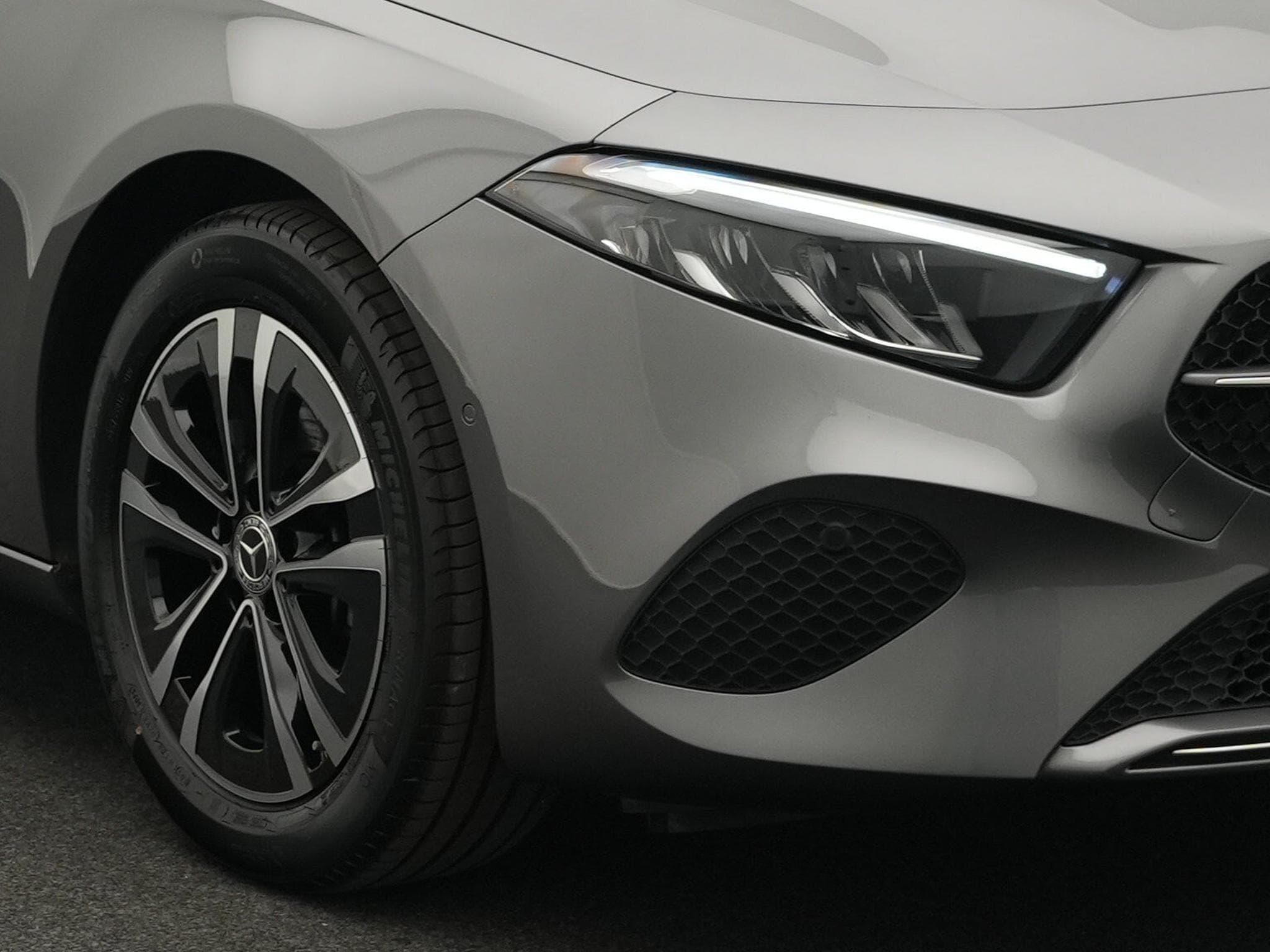 Mercedes A 180 Kompaktlimousine LED+Kamera+Apple+MBUX (2025) - Photo 7