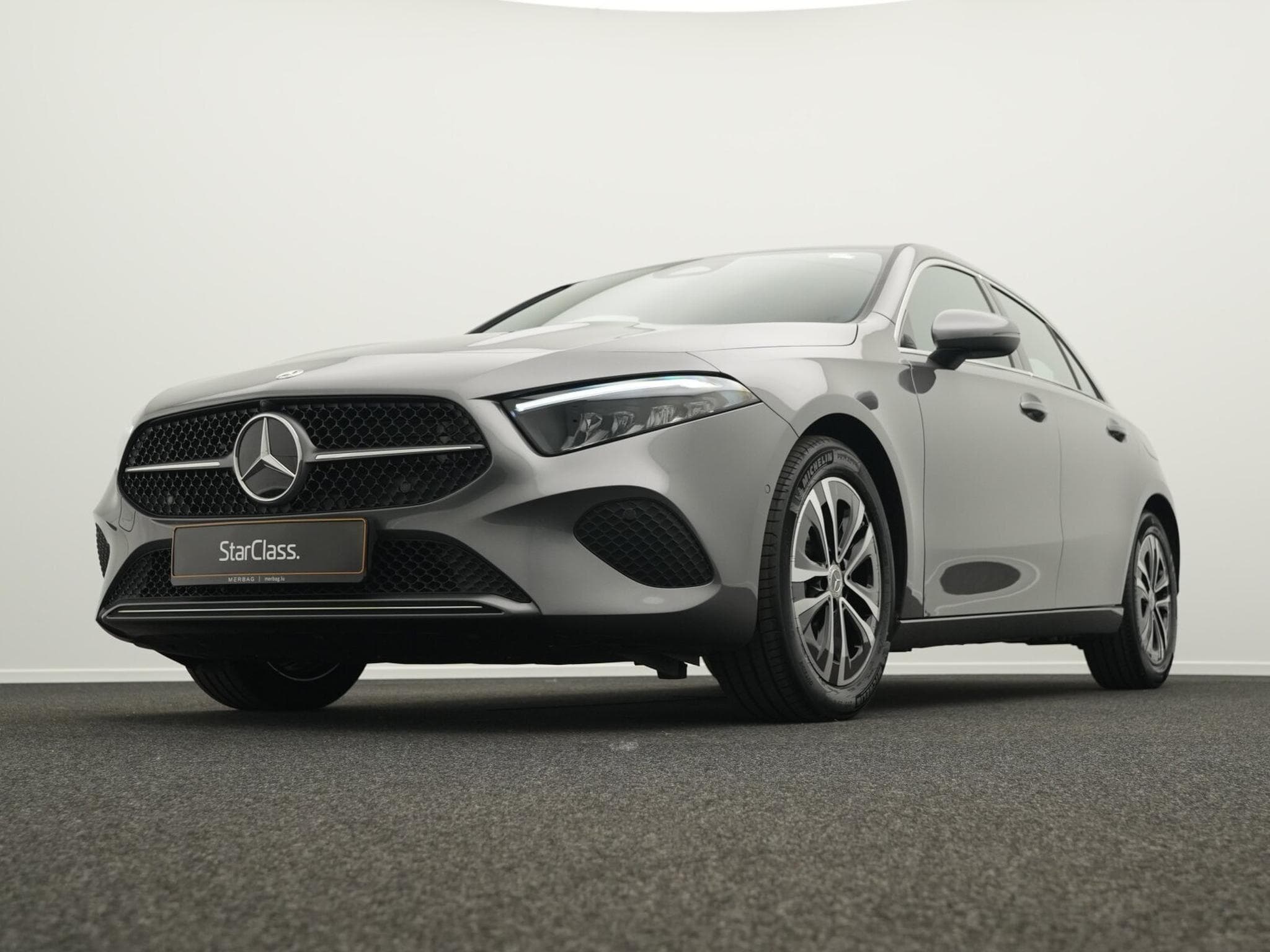 Mercedes A 180 Kompaktlimousine LED+Kamera+Apple+MBUX (2025) - Photo 8