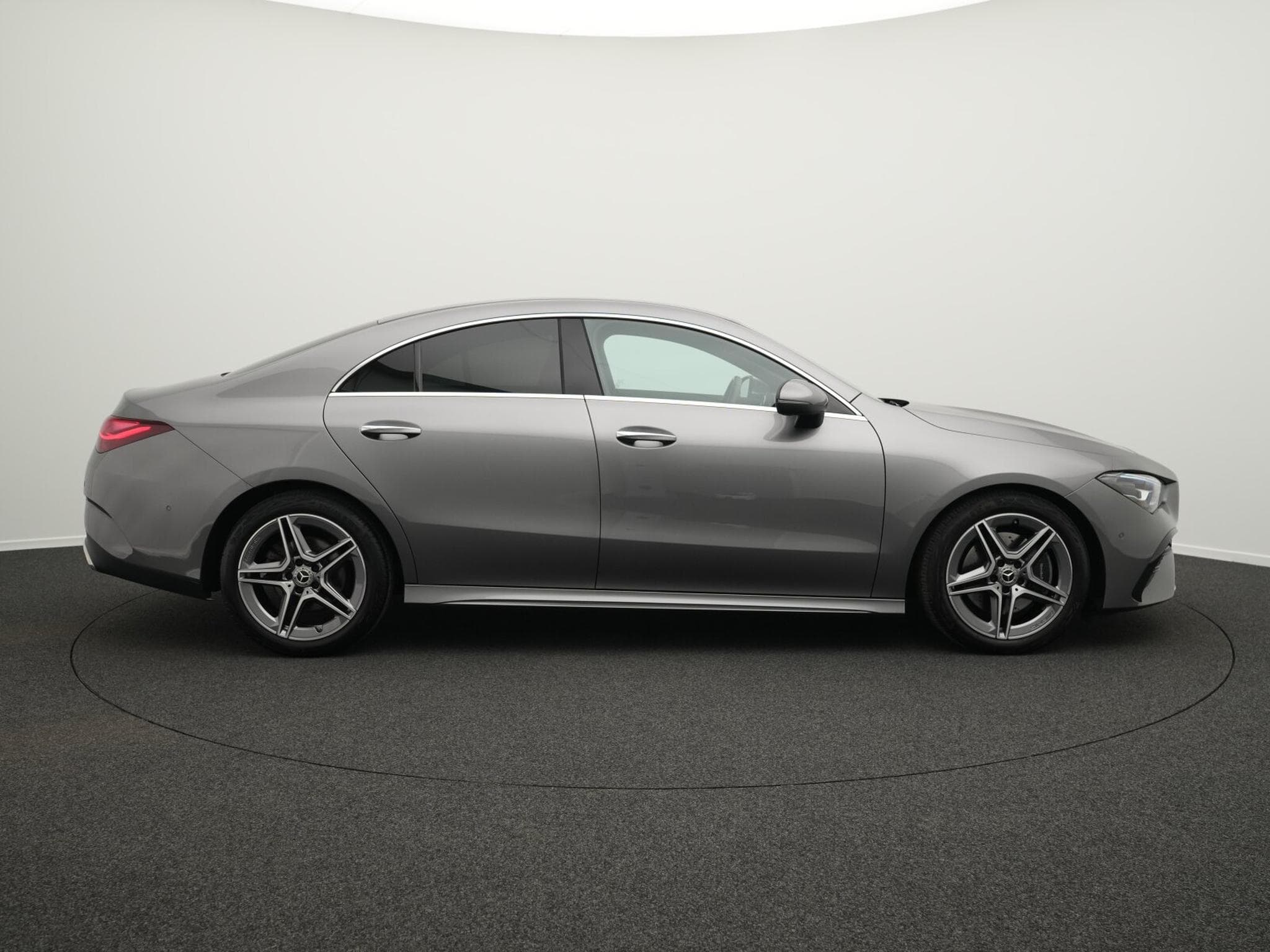 Mercedes CLA 200 Coupé LED+Kamera+Apple+MBUX (2025) - Photo 5
