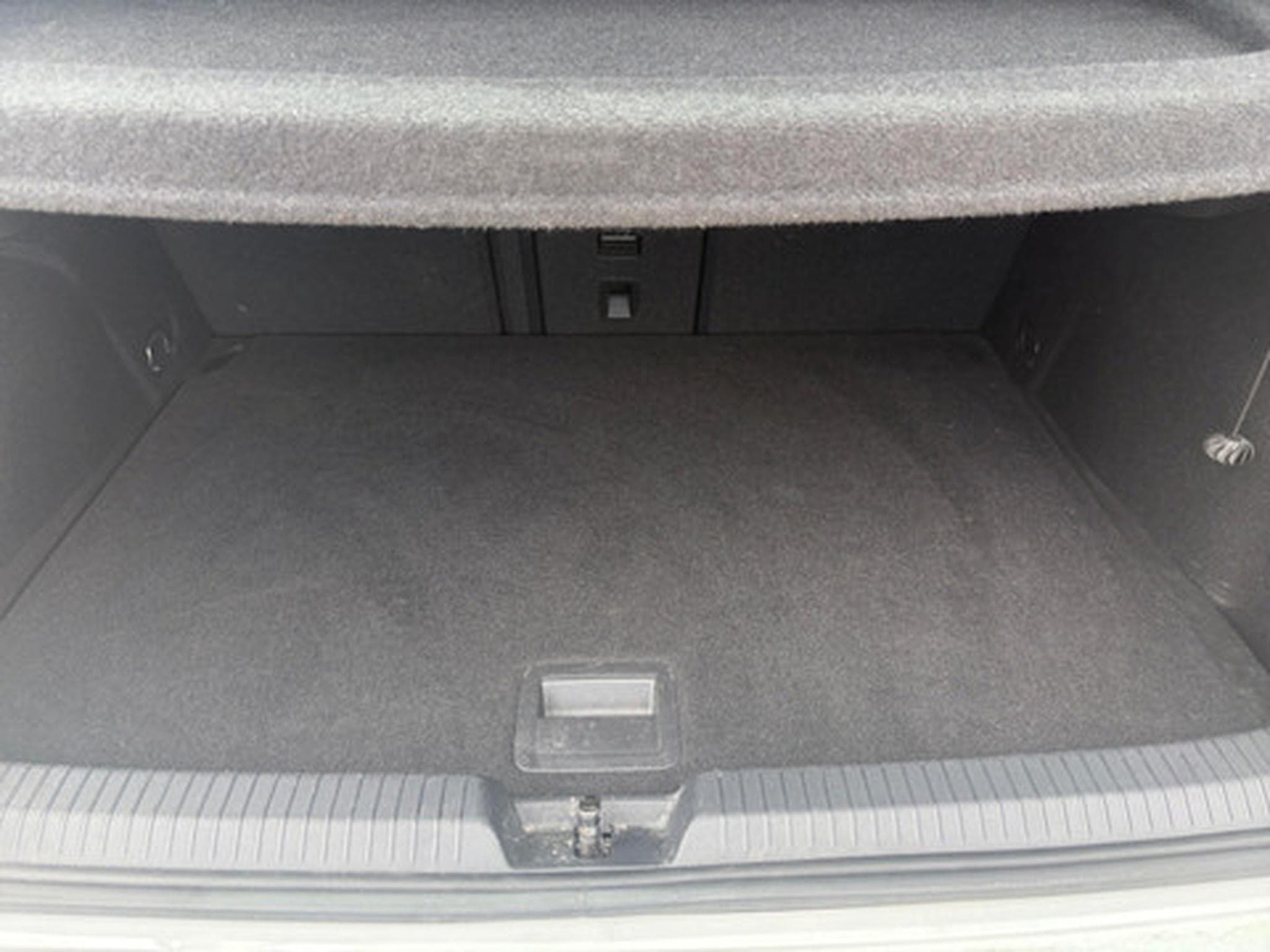 VW Golf VIII 2.0 TDI 147kW GTD DSG (2023) - Foto 12