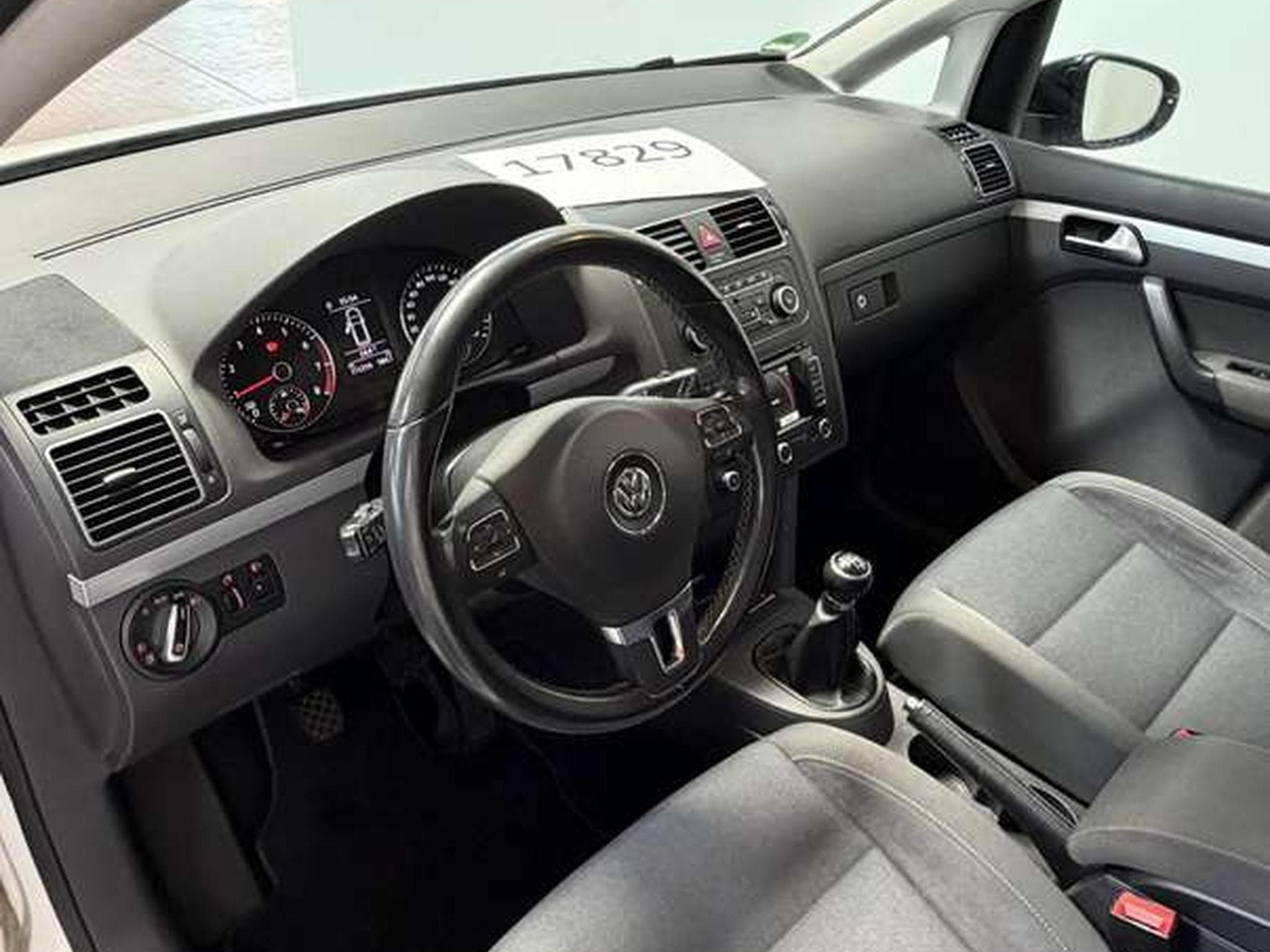 VW Touran Style Comfortline *7-Sitzer *AHK *Navi * (2011) - Foto 13