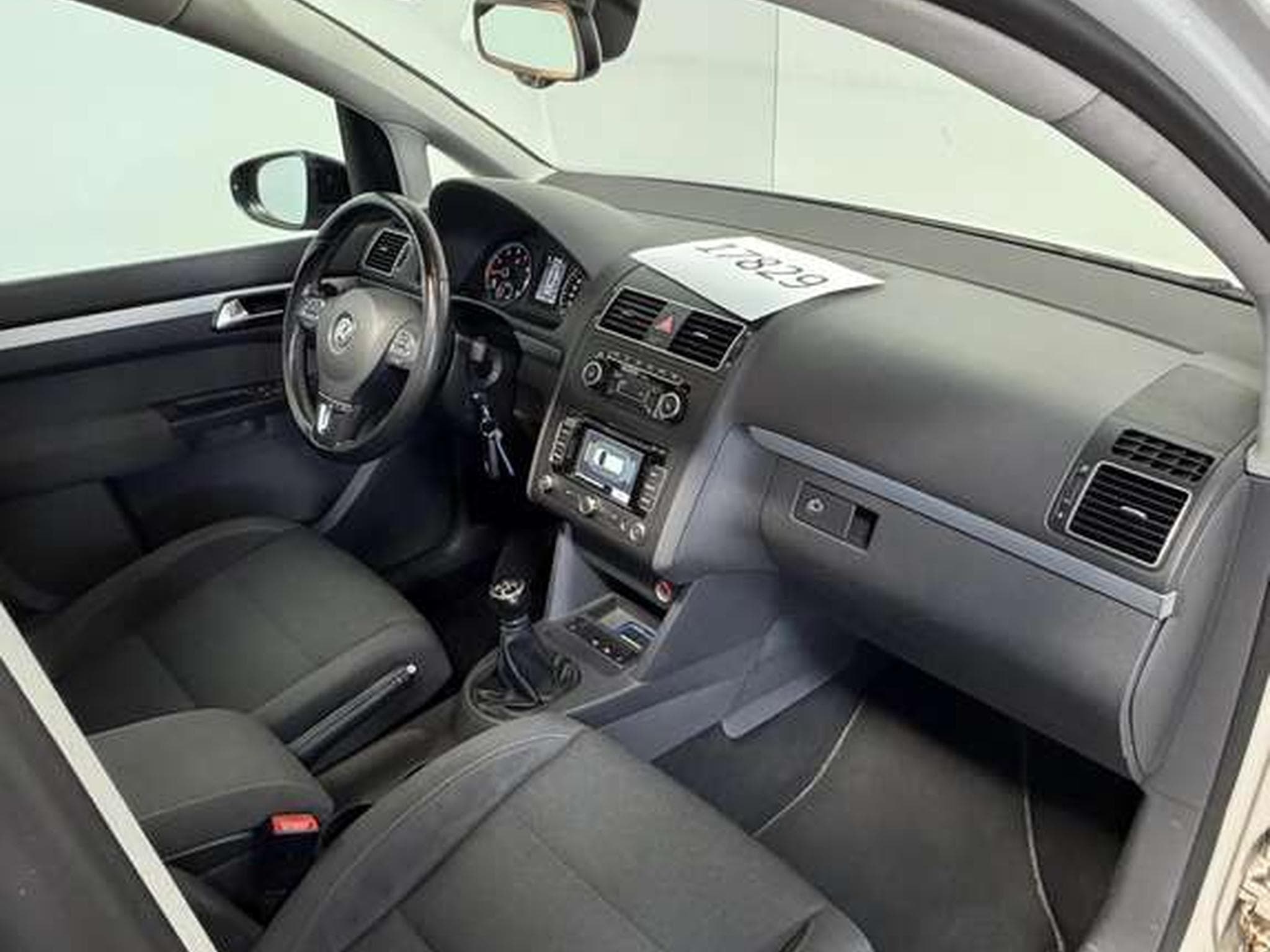 VW Touran Style Comfortline *7-Sitzer *AHK *Navi * (2011) - Foto 14