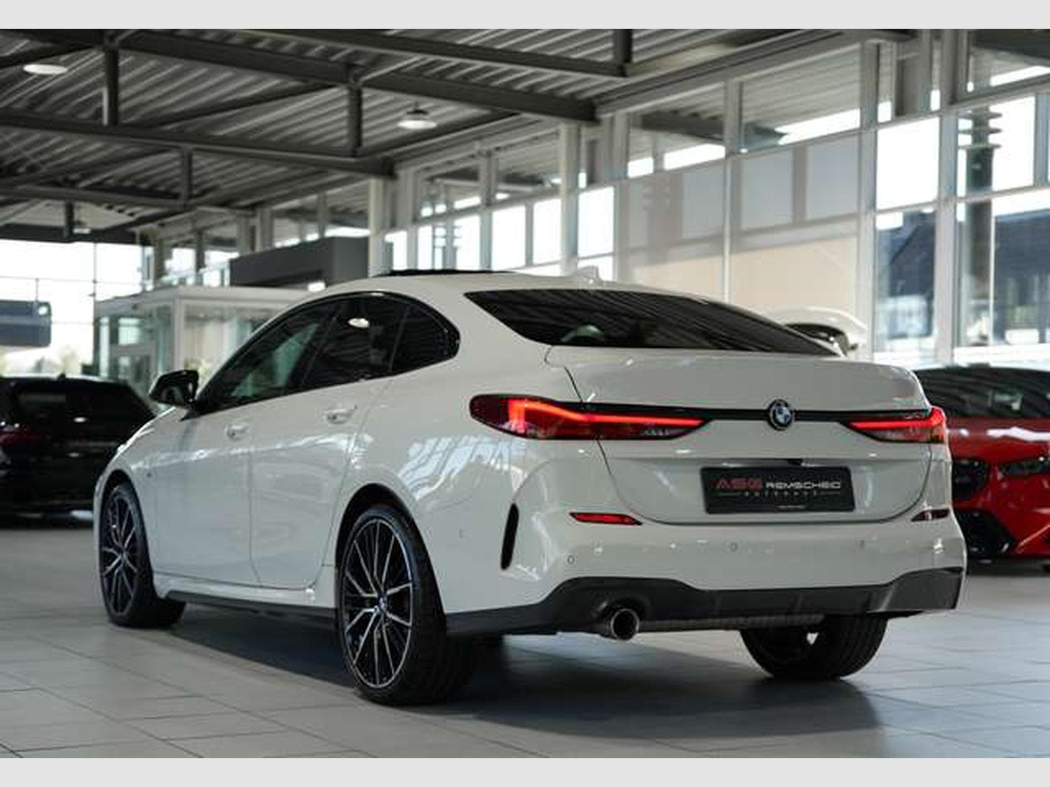 BMW 218 i M Sport *2.H *Sportsitze *H&K (2023) - Foto 10