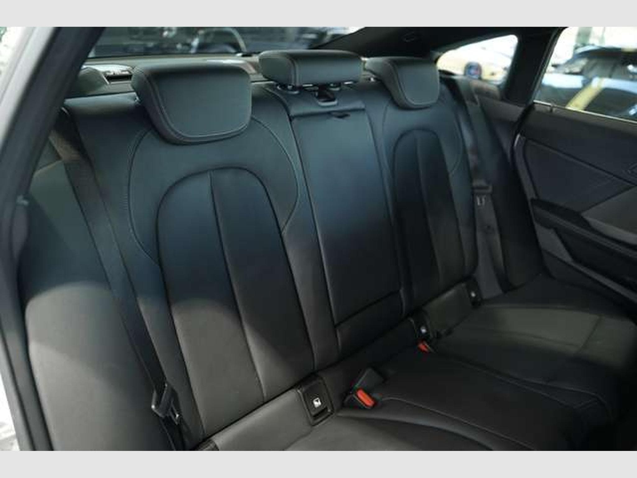 BMW 218 i M Sport *2.H *Sportsitze *H&K (2023) - Foto 18