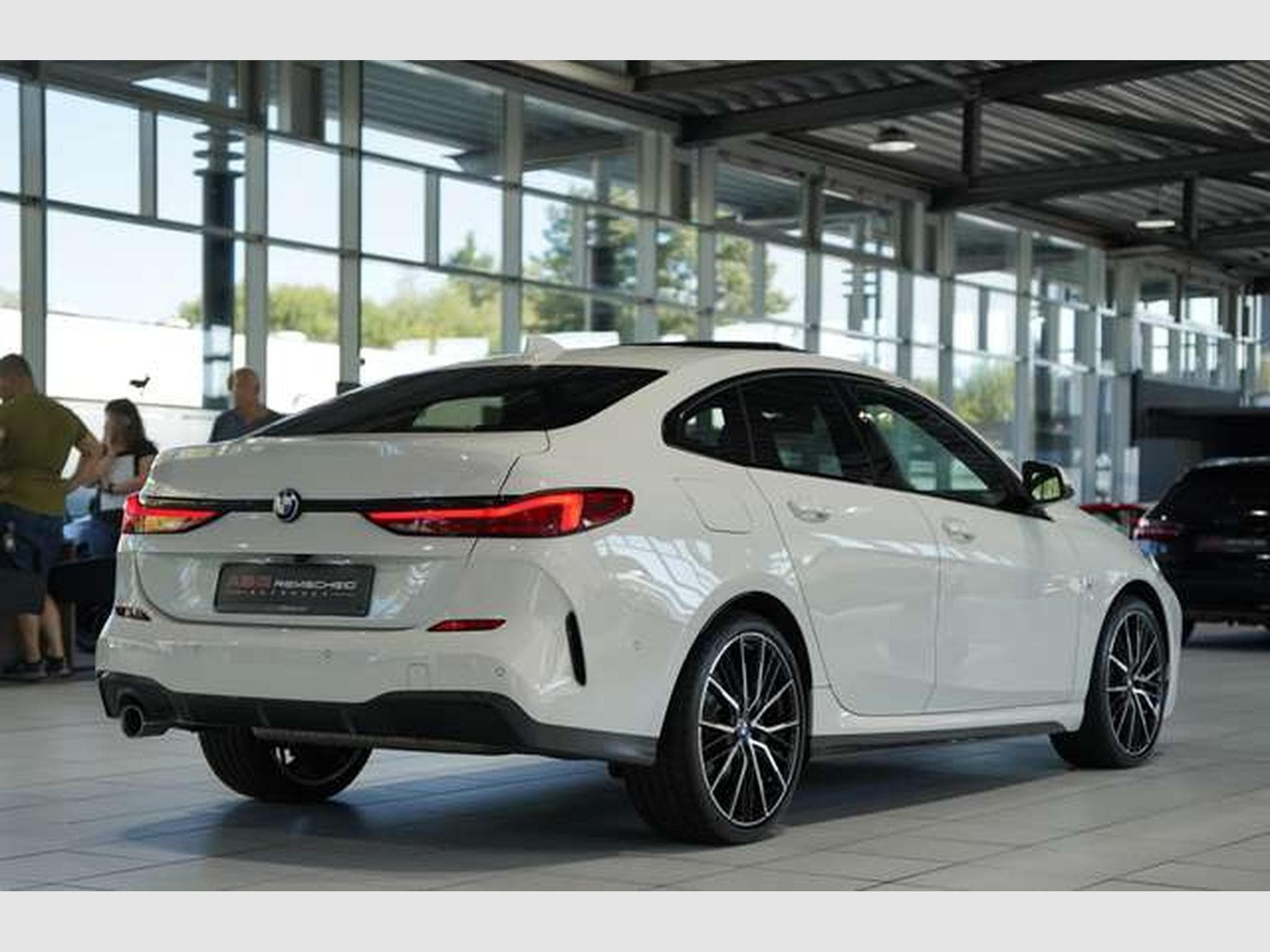BMW 218 i M Sport *2.H *Sportsitze *H&K (2023) - Foto 8