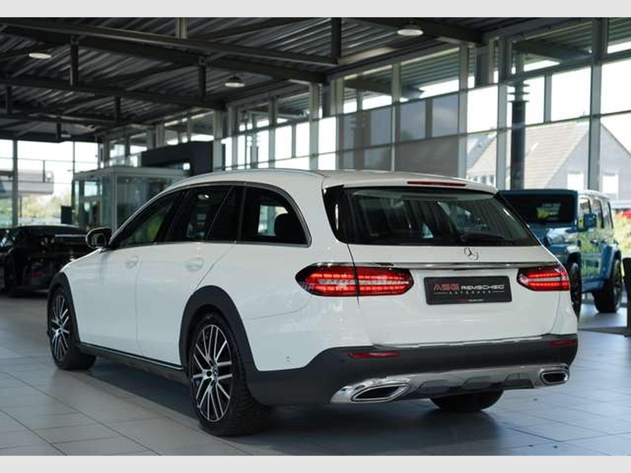 Mercedes E 400 d 4M All-Terrain *Memory *Pano *AHK *LUFT (2021) - Foto 10
