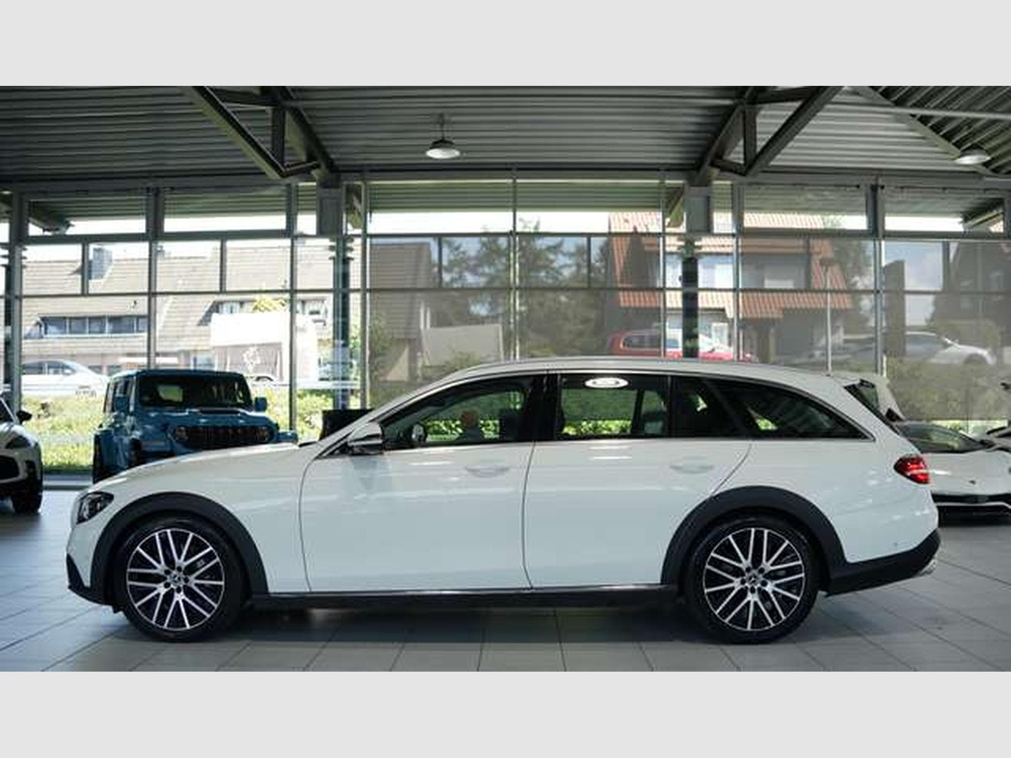 Mercedes E 400 d 4M All-Terrain *Memory *Pano *AHK *LUFT (2021) - Foto 11