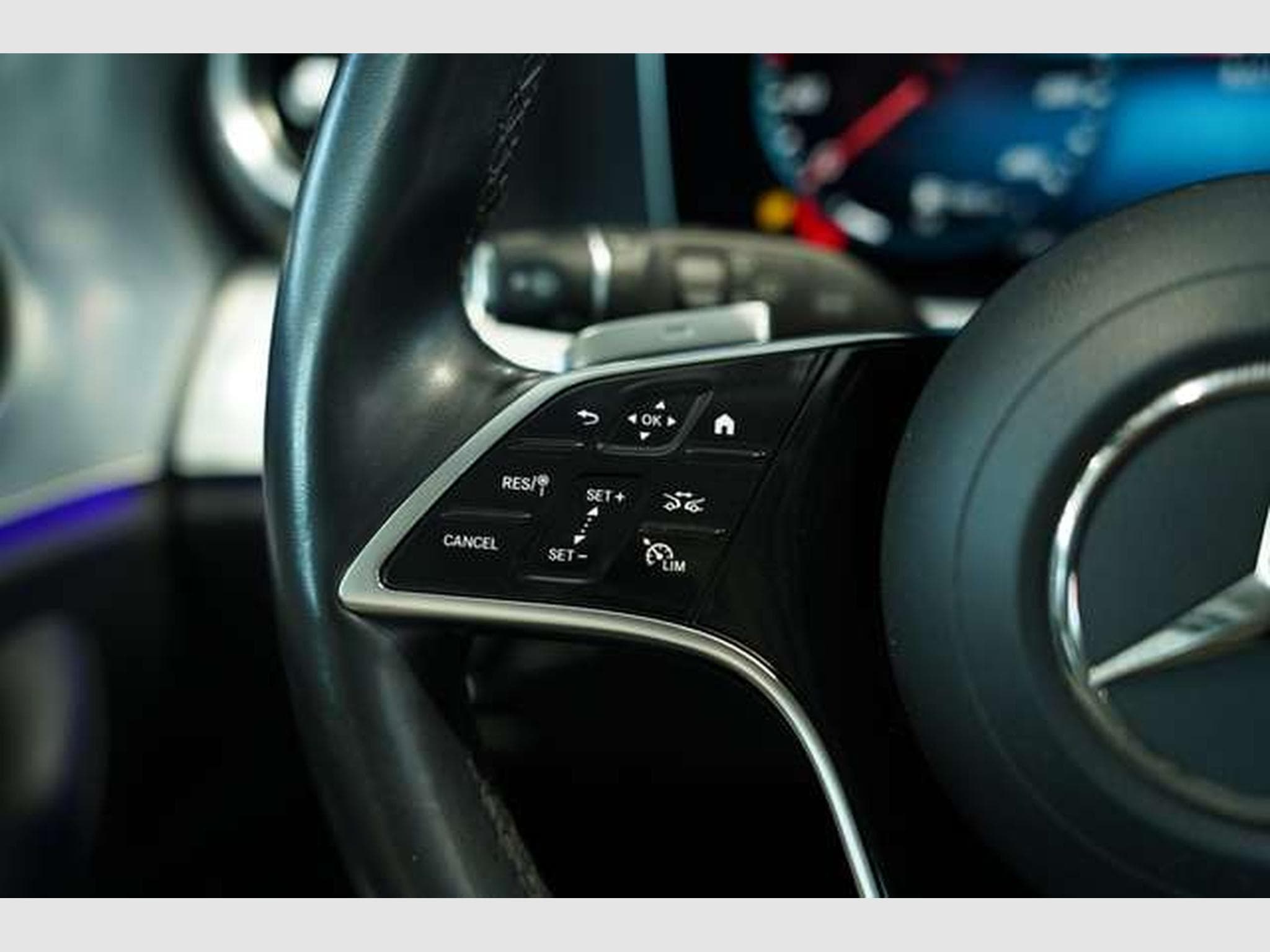 Mercedes E 400 d 4M All-Terrain *Memory *Pano *AHK *LUFT (2021) - Foto 39