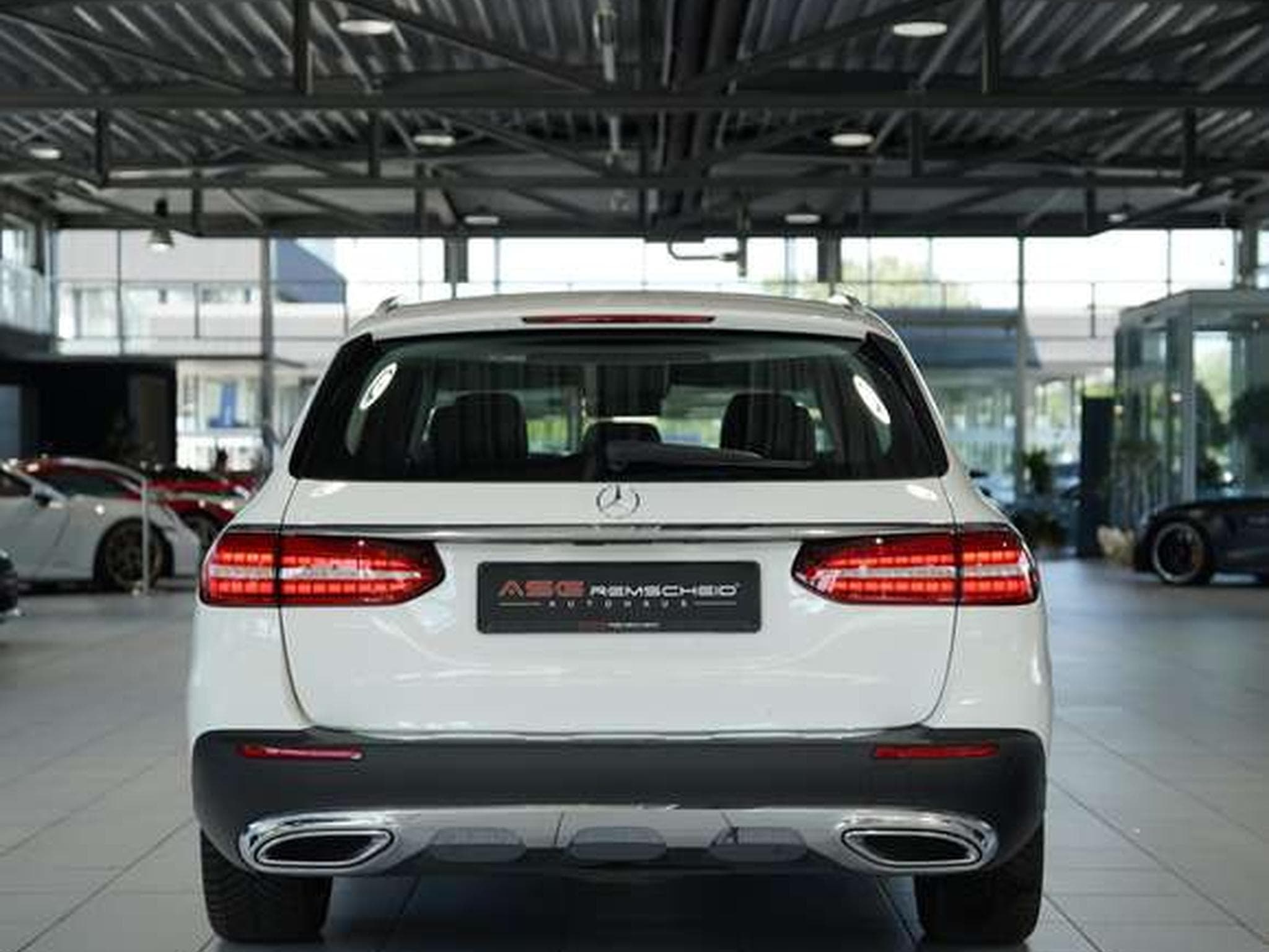 Mercedes E 400 d 4M All-Terrain *Memory *Pano *AHK *LUFT (2021) - Foto 9