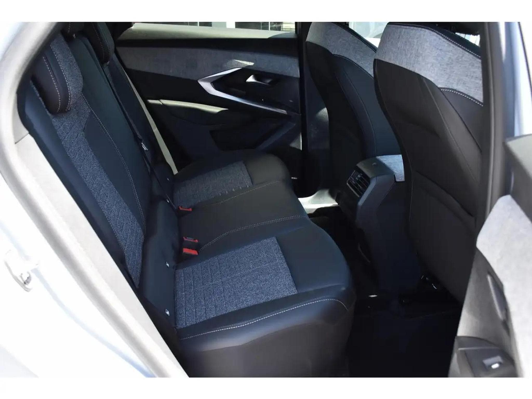 Peugeot 3008 (2025) - Photo 8