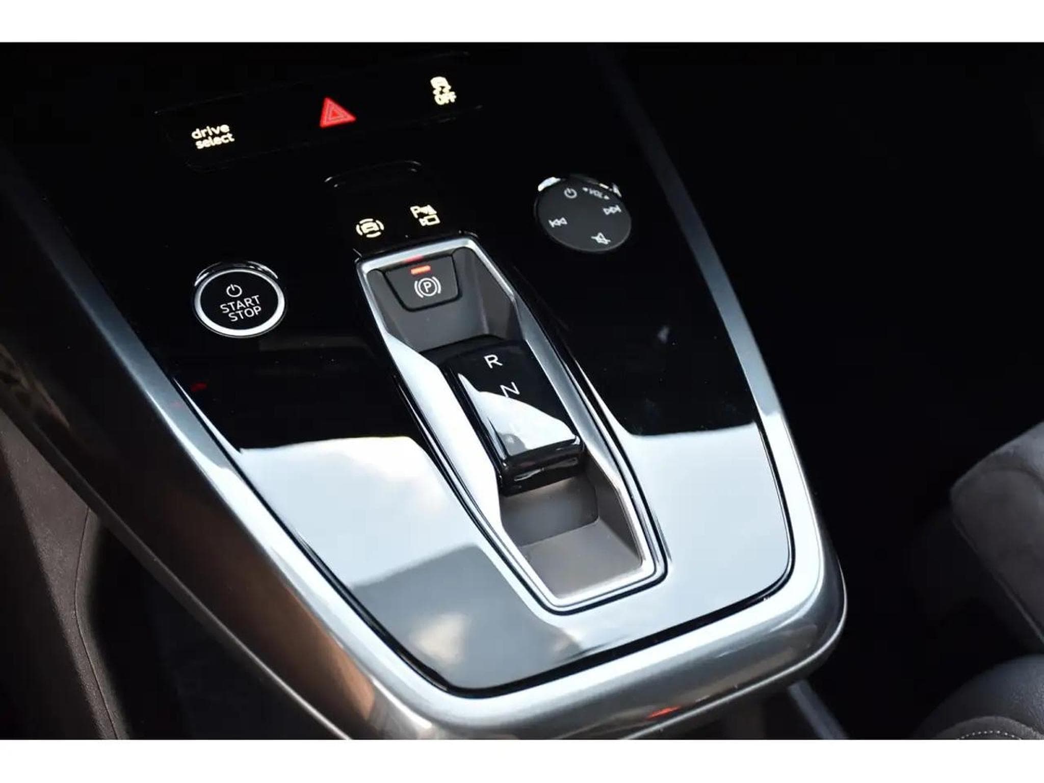 Audi e-tron (2024) - Foto 22