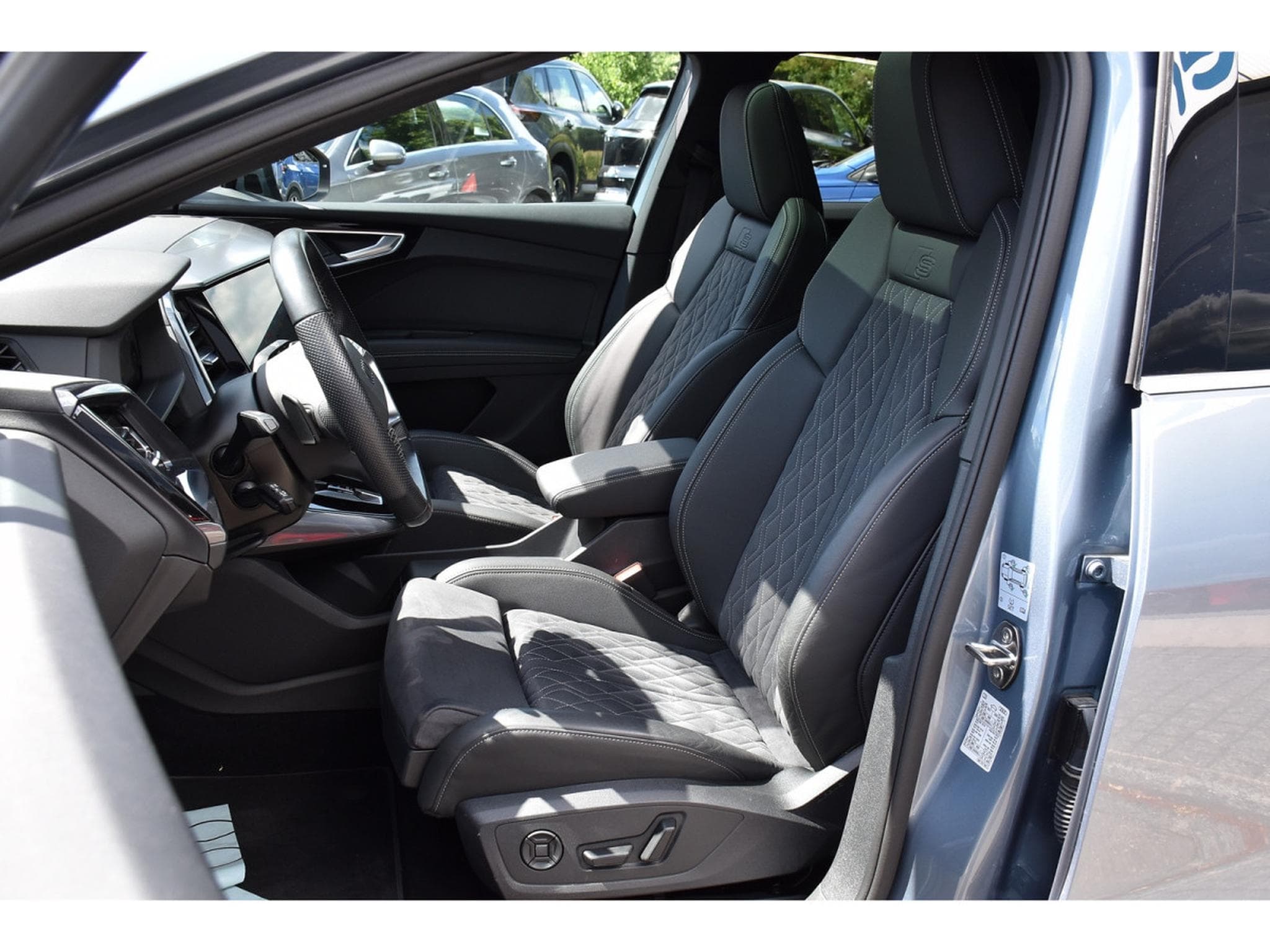 Audi Q4 e-tron Sportback 40 S-Line PANO CUIR MEMO ACC SIDE MATRIX HUD (2024) - Foto 7