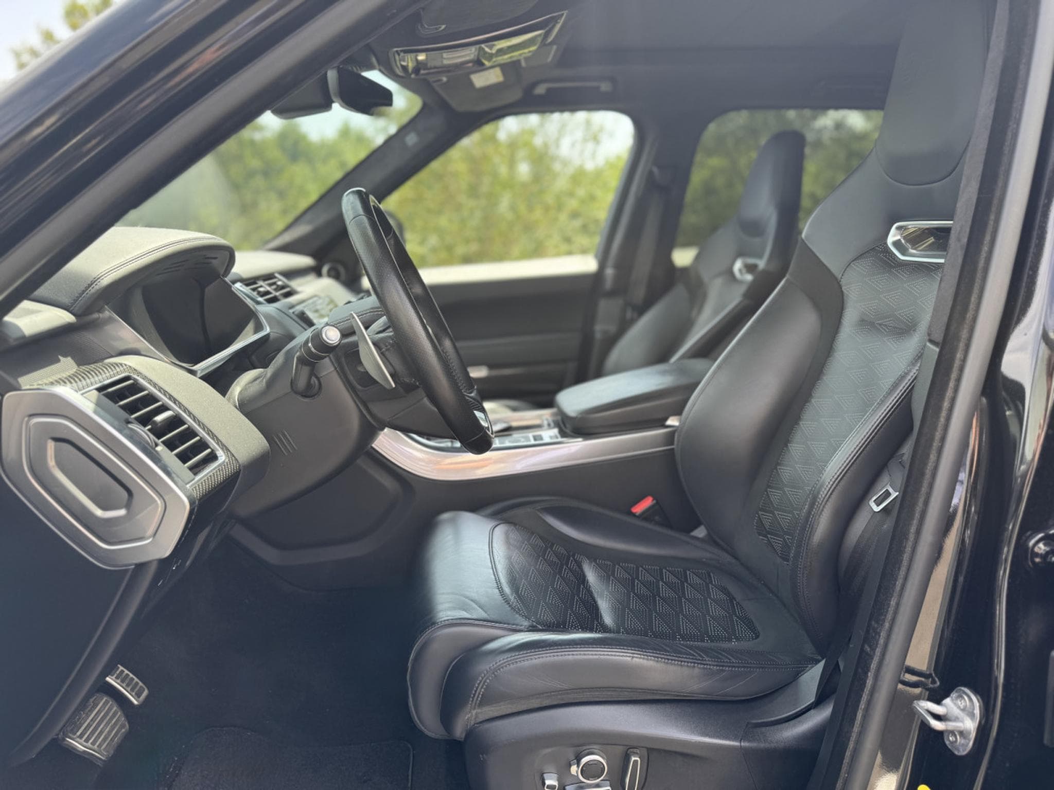 Land-Rover Range Rover Sport SVR - Full Carbon - Panoramic roof - Méridian (2021) - Photo 12