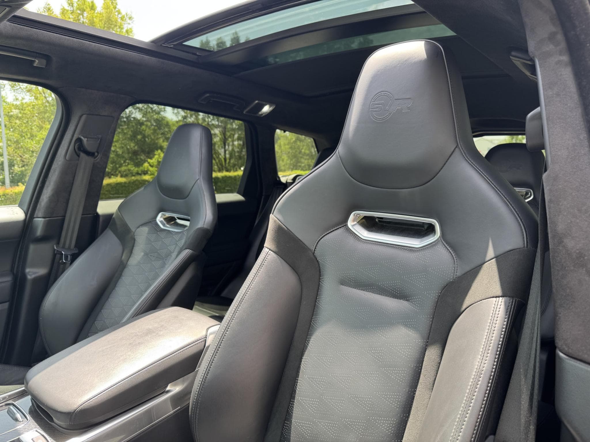 Land-Rover Range Rover Sport SVR - Full Carbon - Panoramic roof - Méridian (2021) - Photo 13