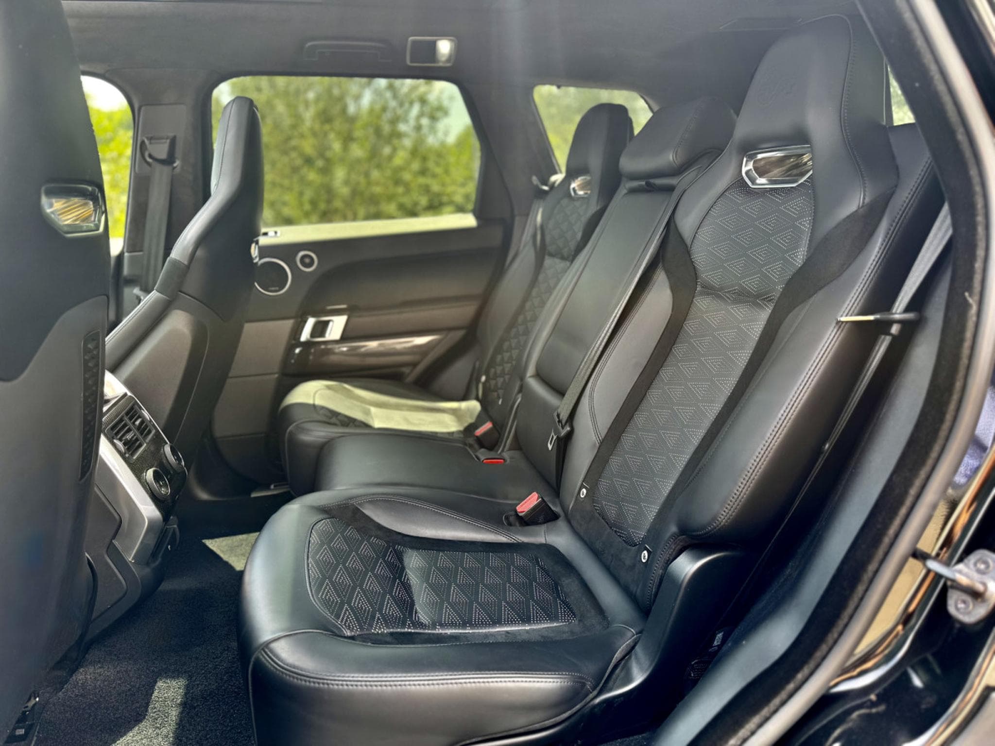 Land-Rover Range Rover Sport SVR - Full Carbon - Panoramic roof - Méridian (2021) - Photo 14
