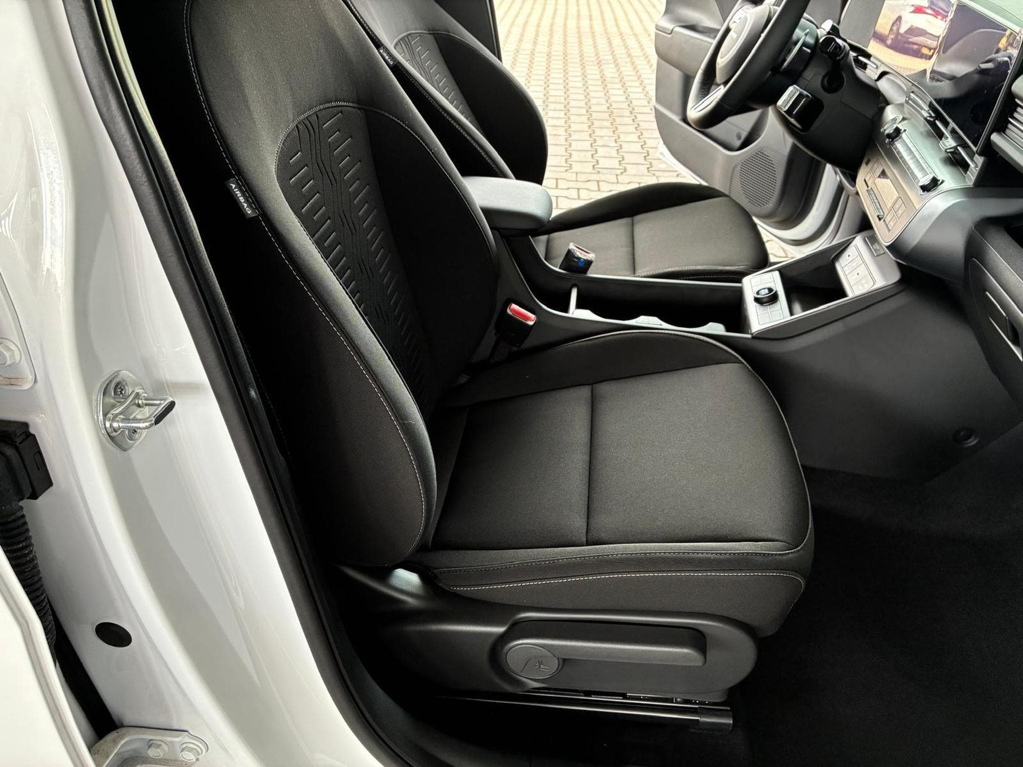 Hyundai Kona Comfort (2025) - Photo 9