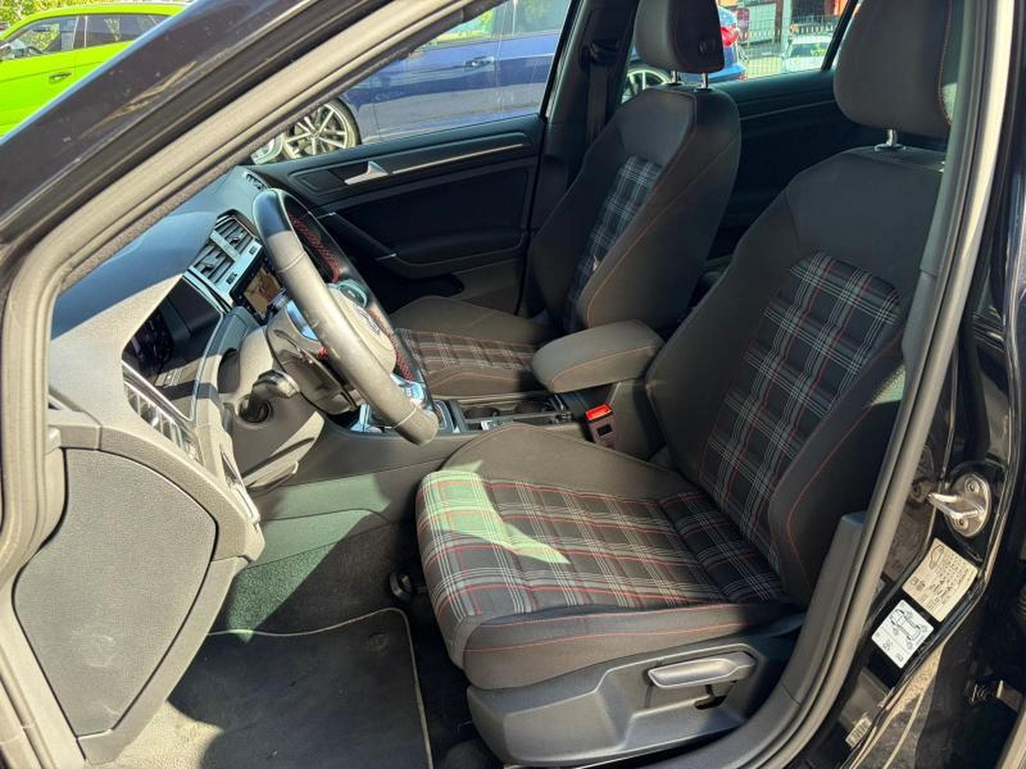 VW Golf GTI (2019) - Photo 8