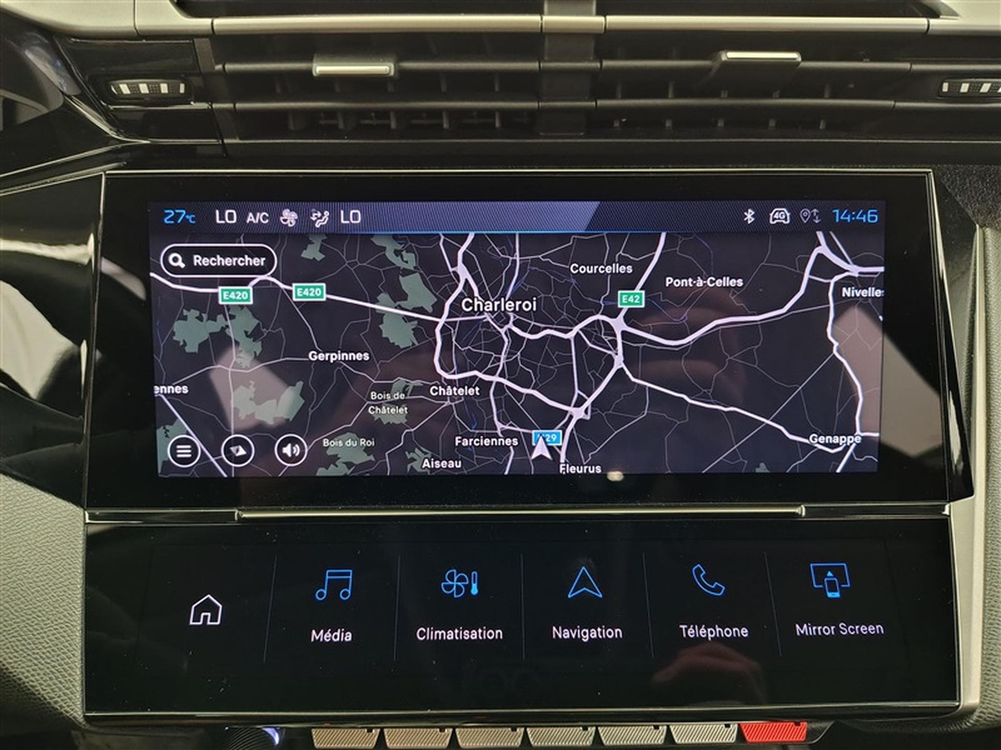 Peugeot 408 1.2 Hybrid 136cv e-DCS6 Allure NAVI / FULL LED / CAMERA 360 (2024) - Photo 10
