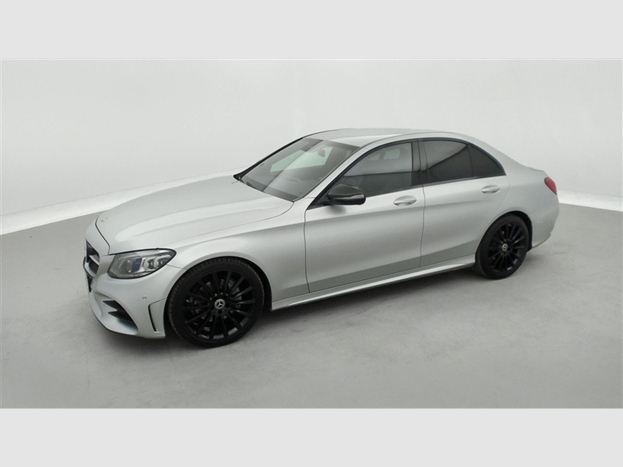 Mercedes C 200 AMG Line (2021) - Photo 21