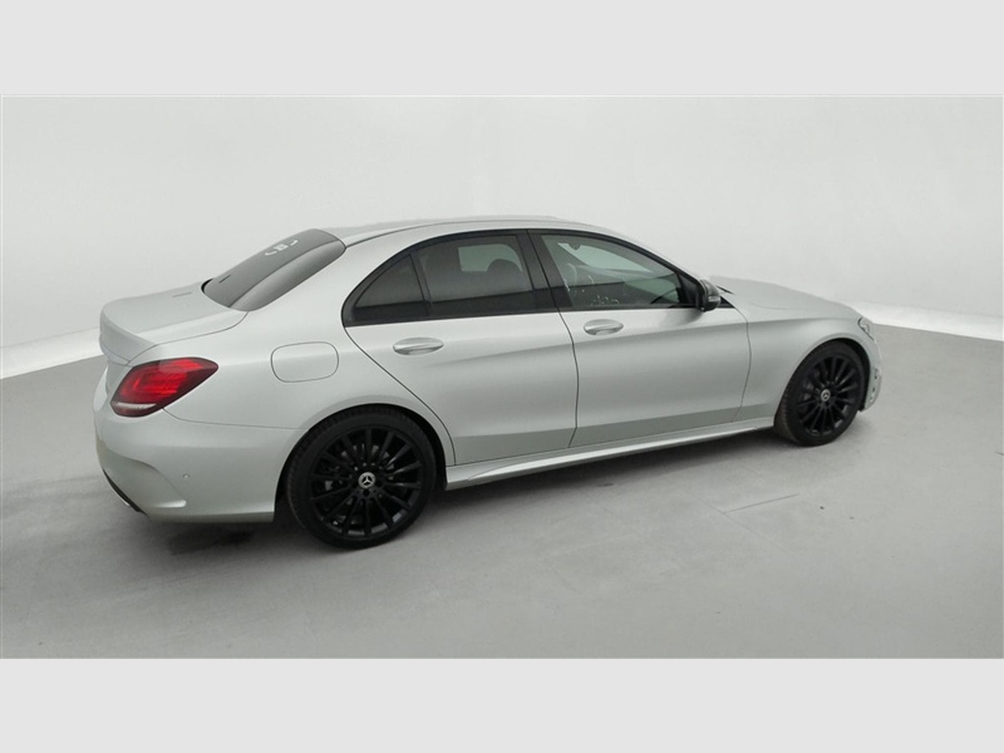 Mercedes C 200 AMG Line (2021) - Photo 25