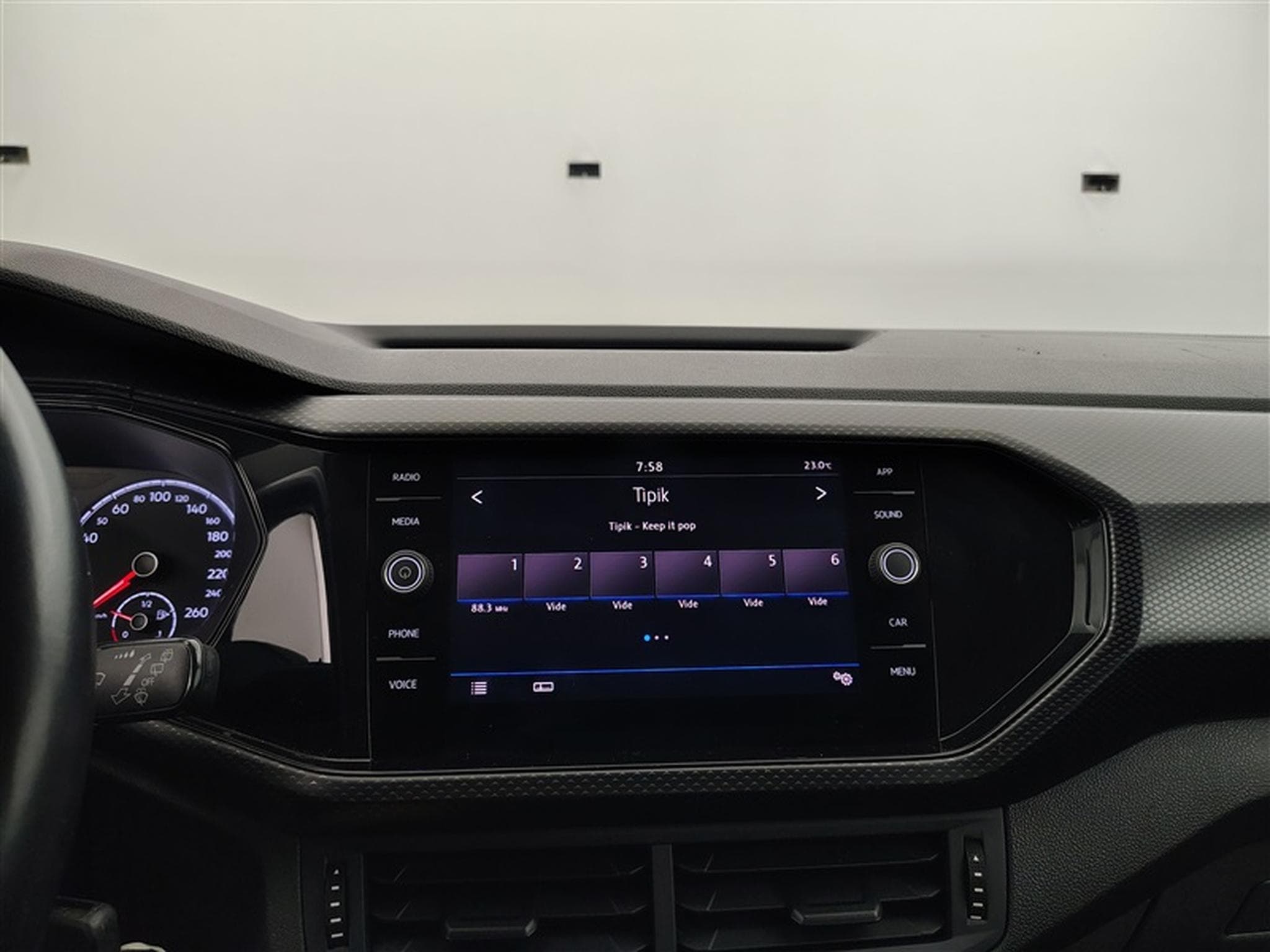 VW T-Cross 1.0 TSI Life OPF (EU6AP) (2020) - Photo 11