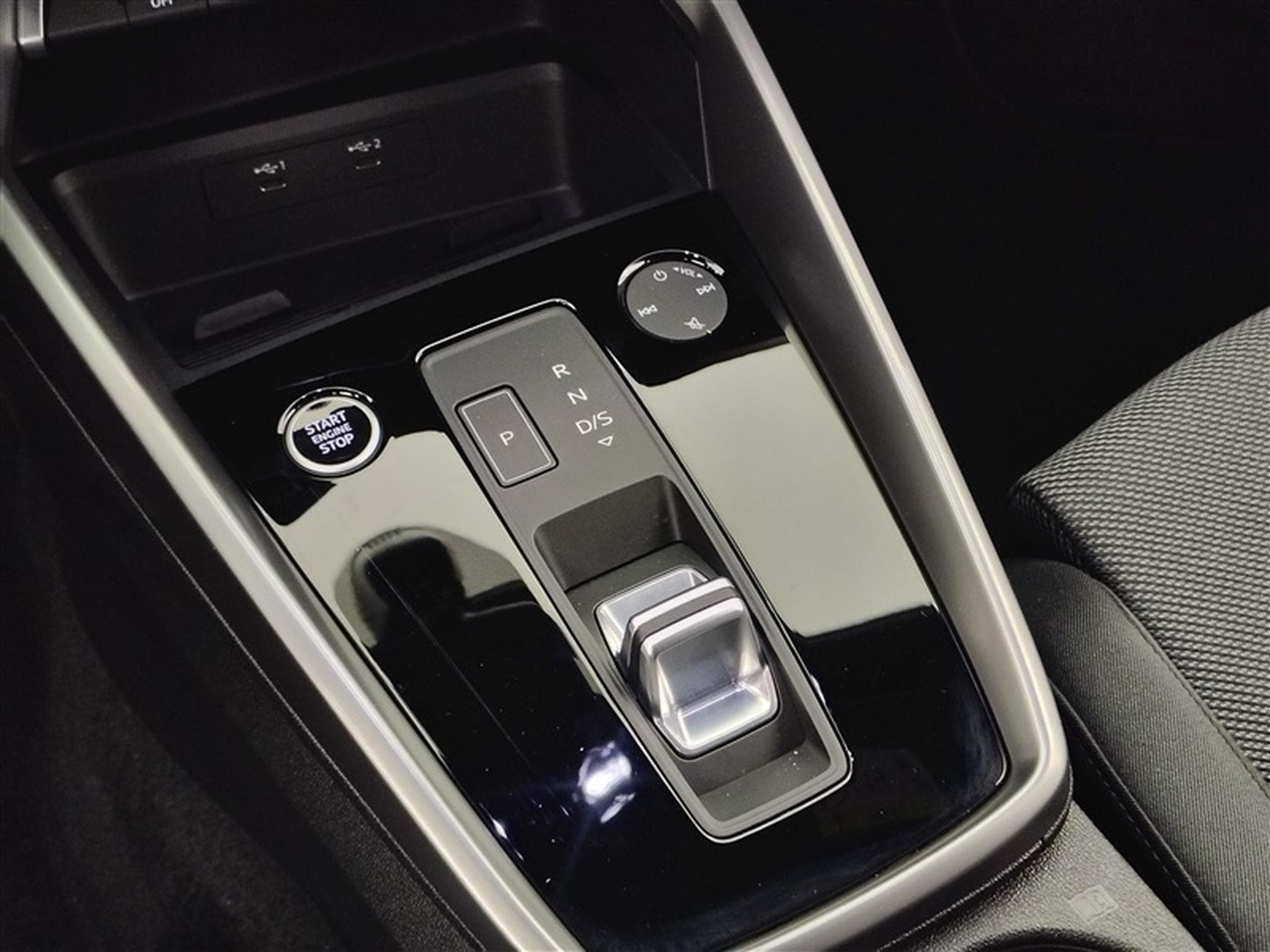 Audi A3 30 TFSI S-Tronic Advanced Navi Cockpit / Led (2023) - Photo 12