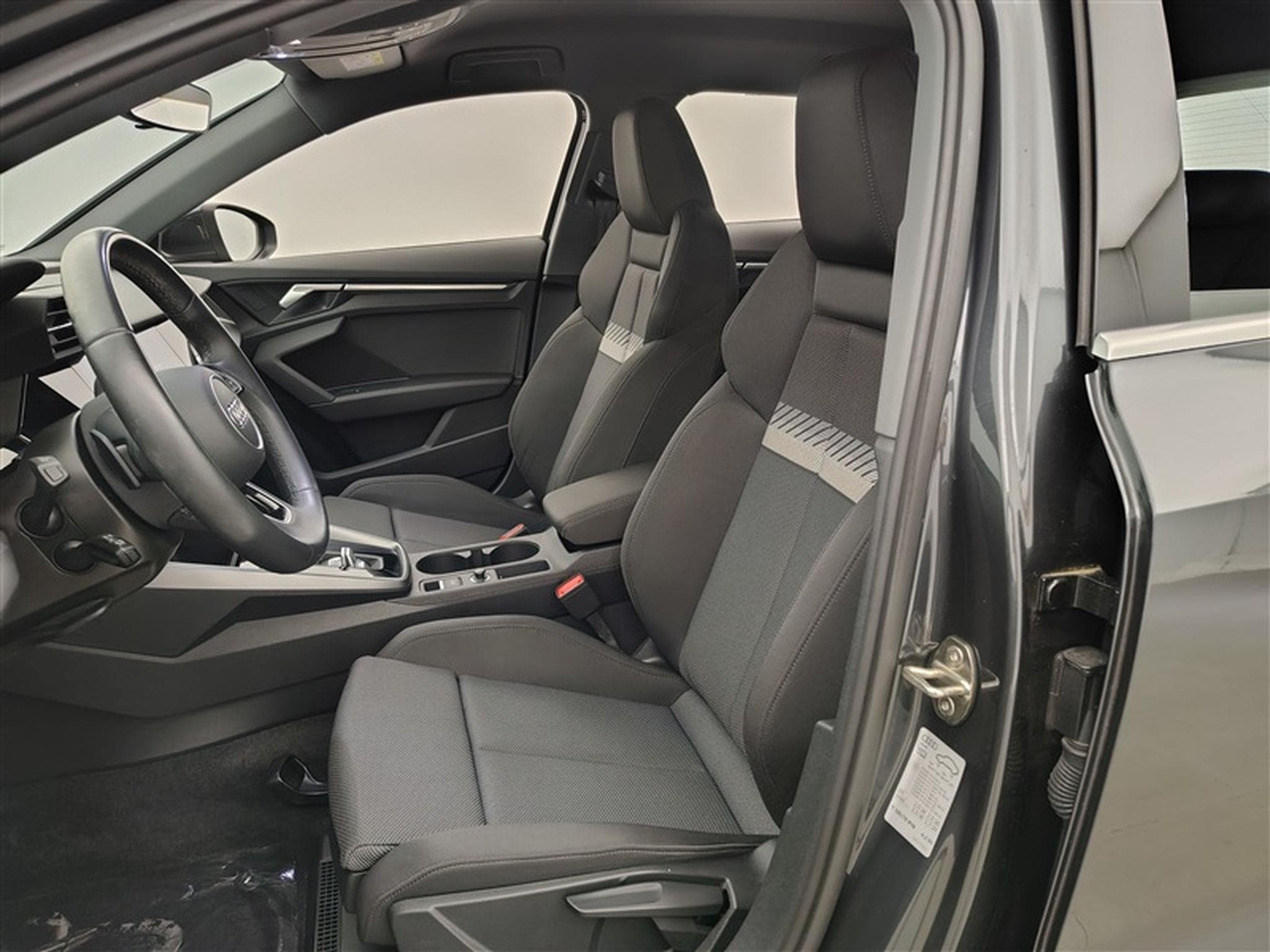 Audi A3 30 TFSI S-Tronic Advanced Navi Cockpit / Led (2023) - Photo 7