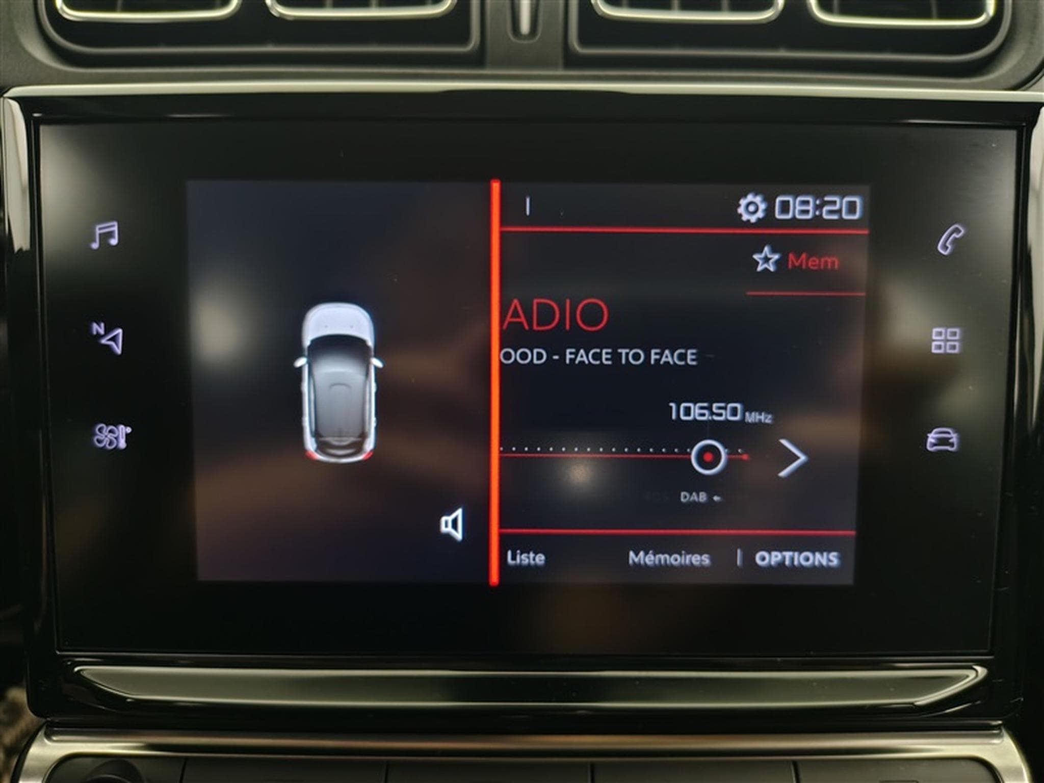 Citroen C3 1.2i PureTech Shine CARPLAY / FULL LED / JA 16" (2023) - Photo 18