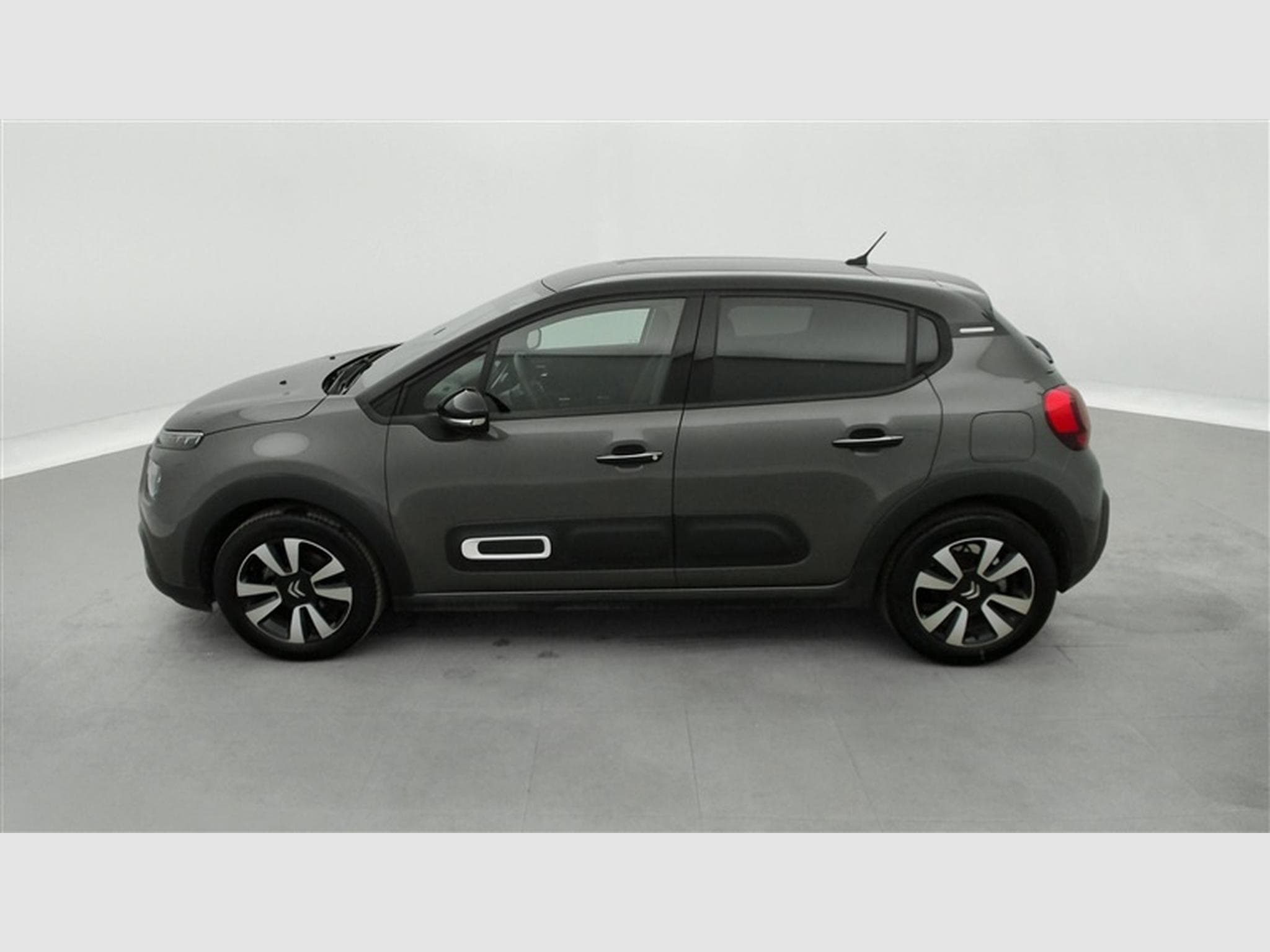 Citroen C3 1.2i PureTech Shine CARPLAY / FULL LED / JA 16" (2023) - Photo 3