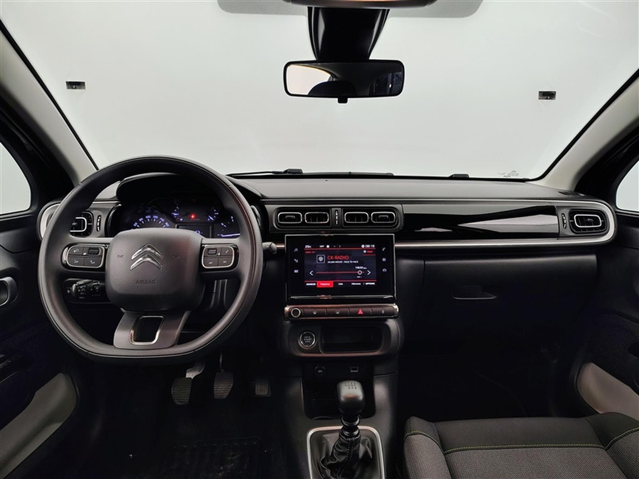 Citroen C3 1.2i PureTech Shine CARPLAY / FULL LED / JA 16" (2023) - Photo 8