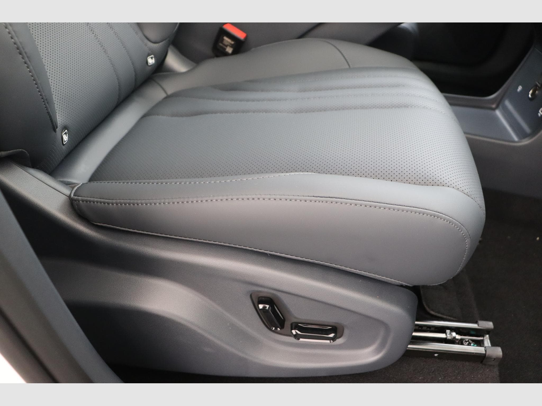 Geely Starray Launch Edition (2026) - Photo 15