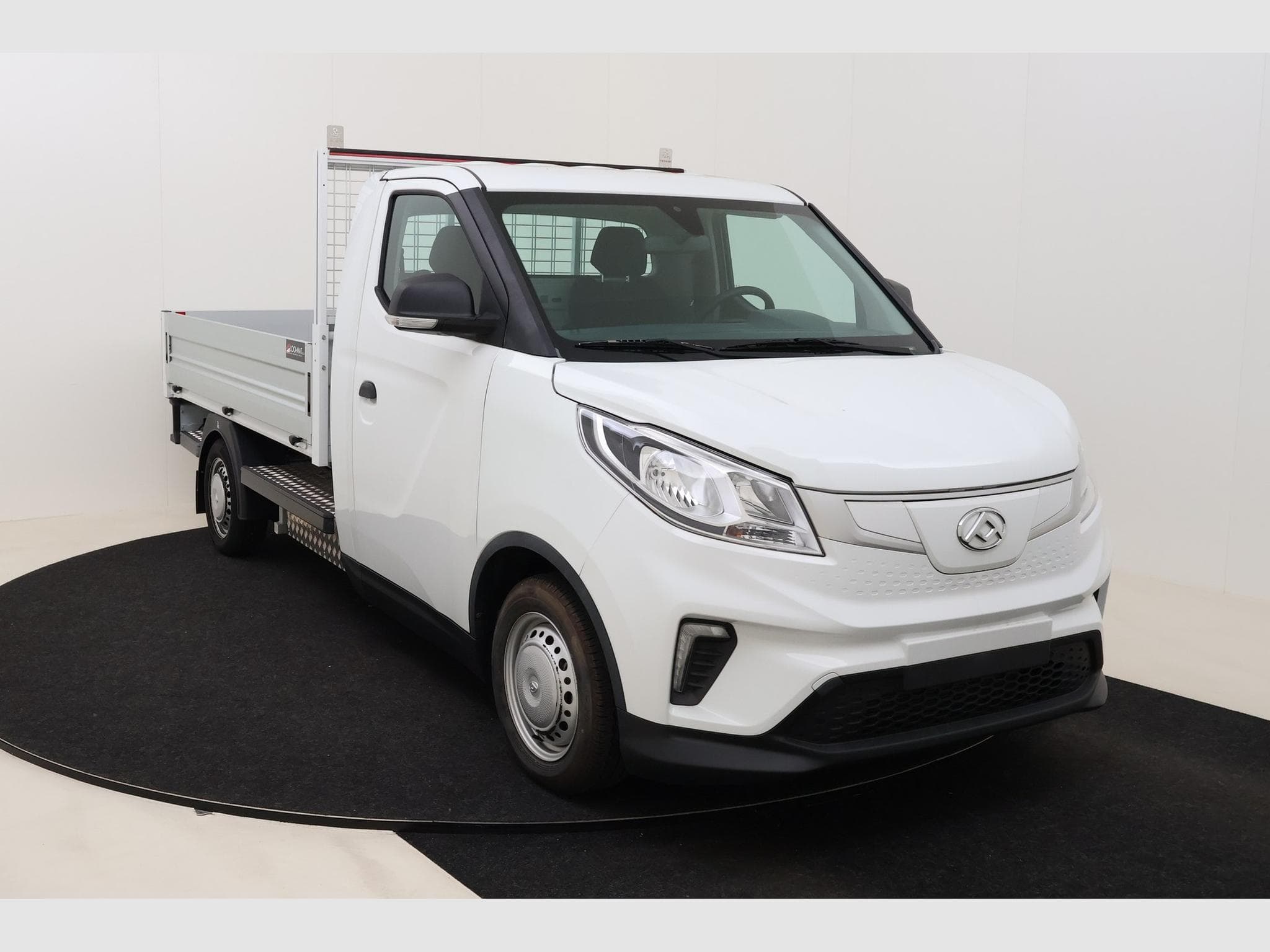 Maxus eDeliver 3 LONG WHEEL BASE (2025) - Photo 3
