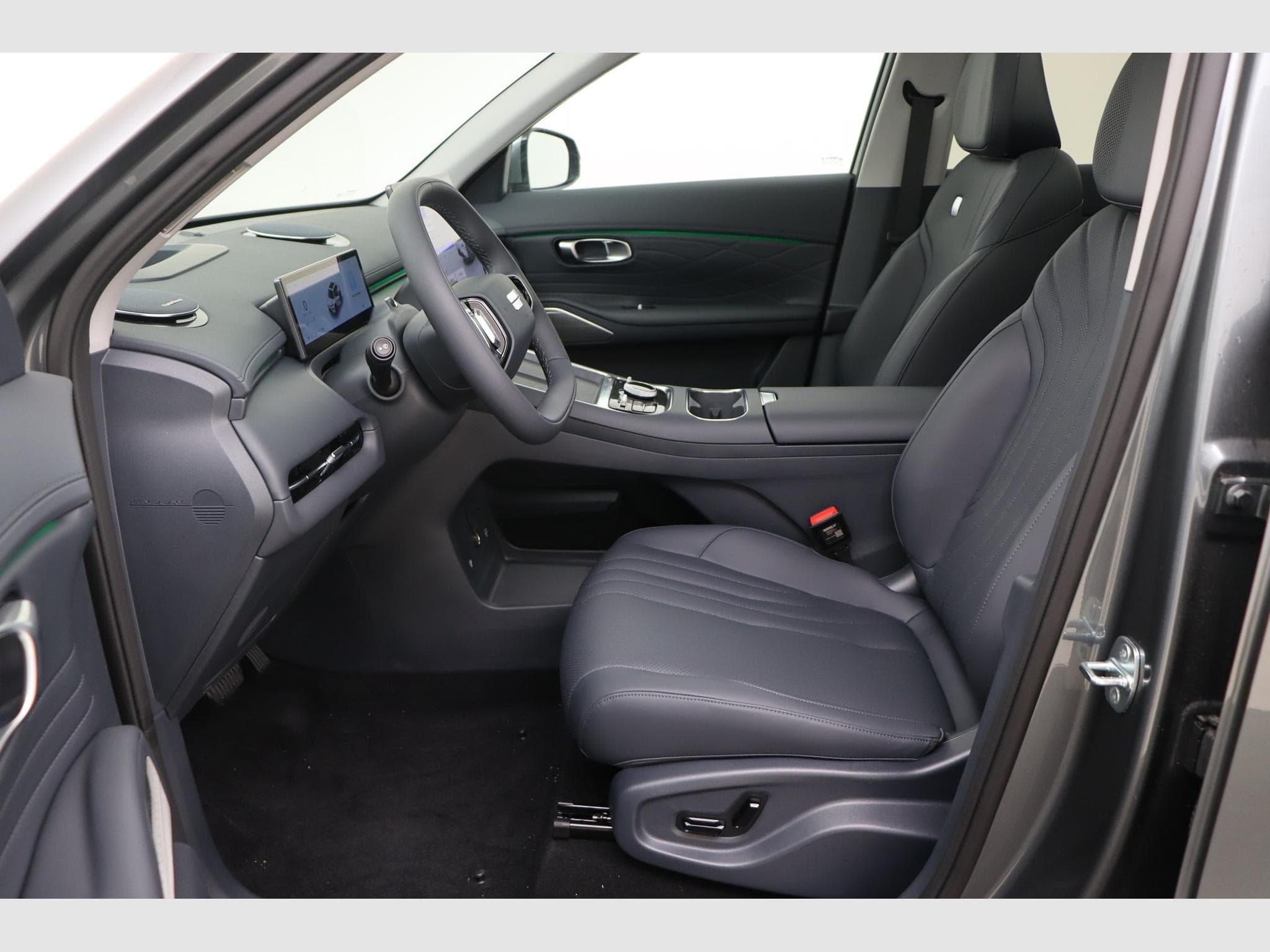Geely Starray Launch Edition (2026) - Photo 13