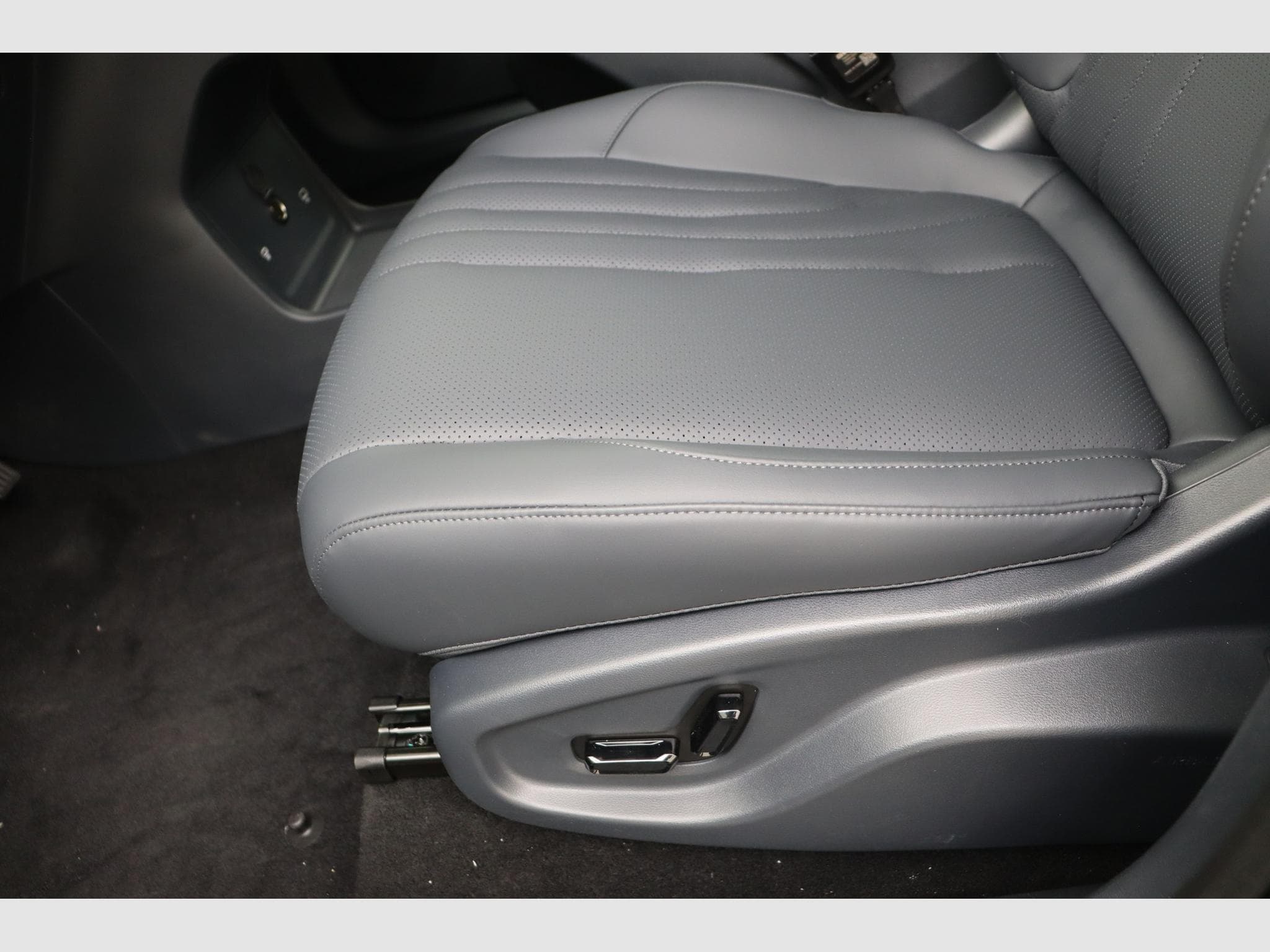 Geely Starray Launch Edition (2026) - Photo 14