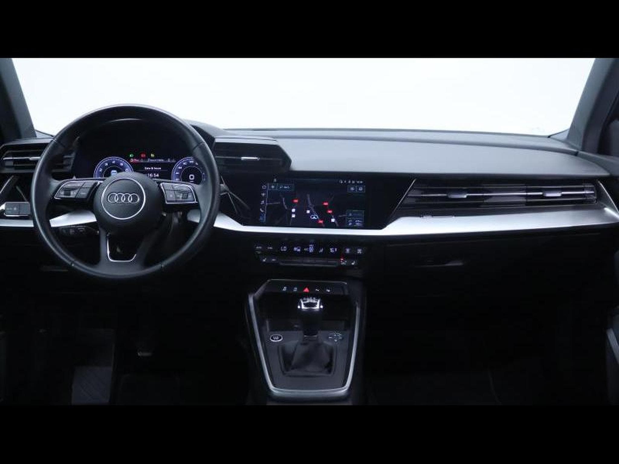 Audi A3 35 TFSI 150 S-LINE (2022) - Photo 15