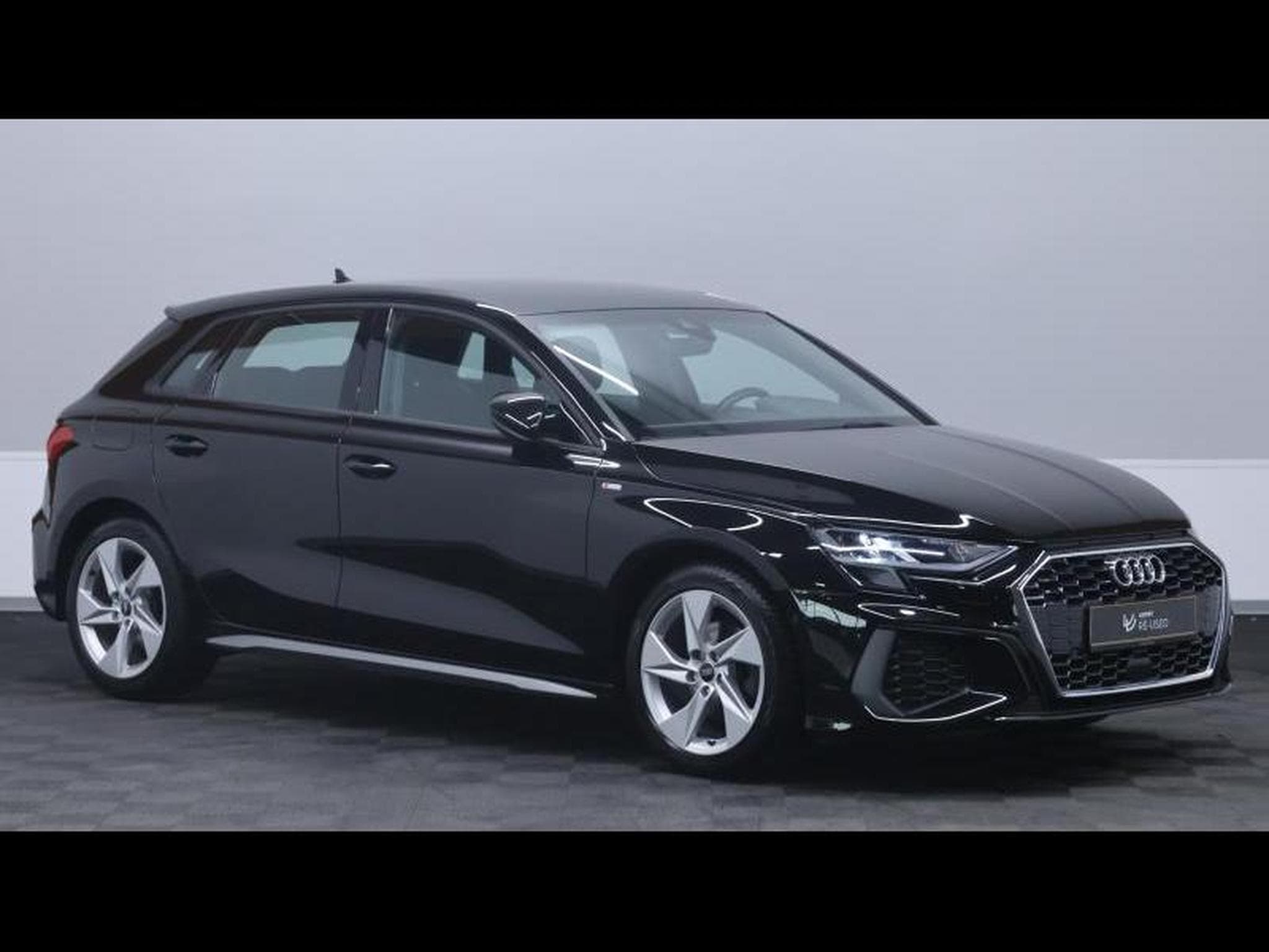 Audi A3 35 TFSI 150 S-LINE (2022) - Photo 3
