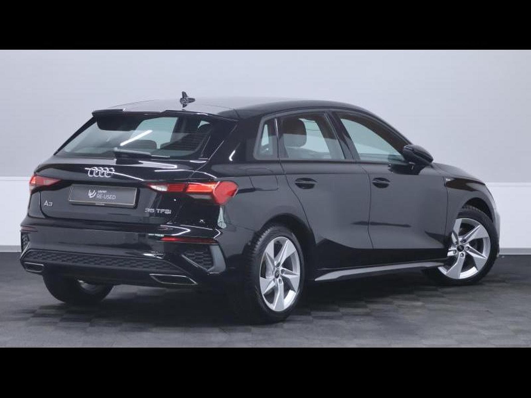 Audi A3 35 TFSI 150 S-LINE (2022) - Photo 5