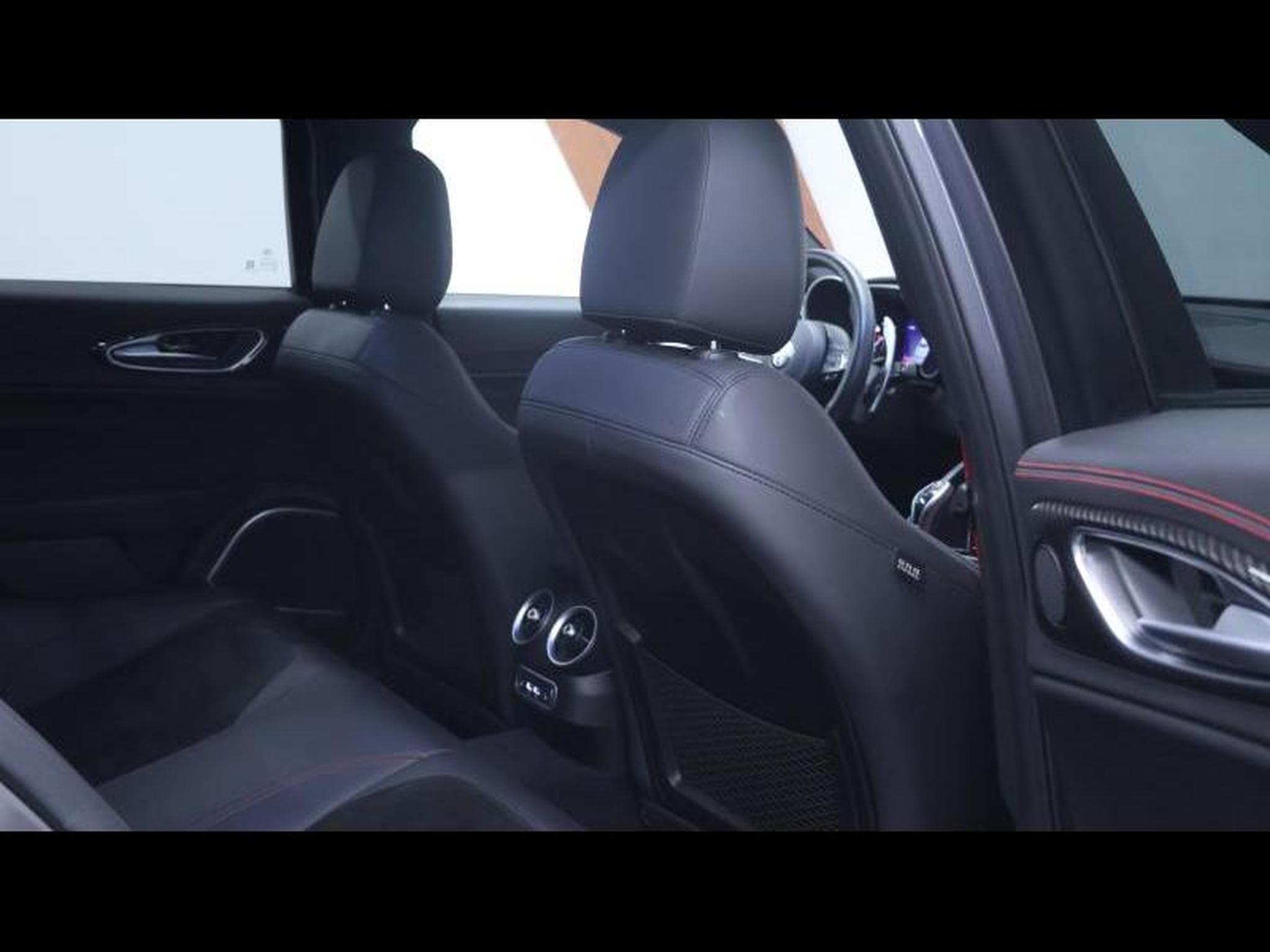 Alfa-Romeo Giulia 2.9 V6 510 Quadrifoglio (2021) - Photo 14