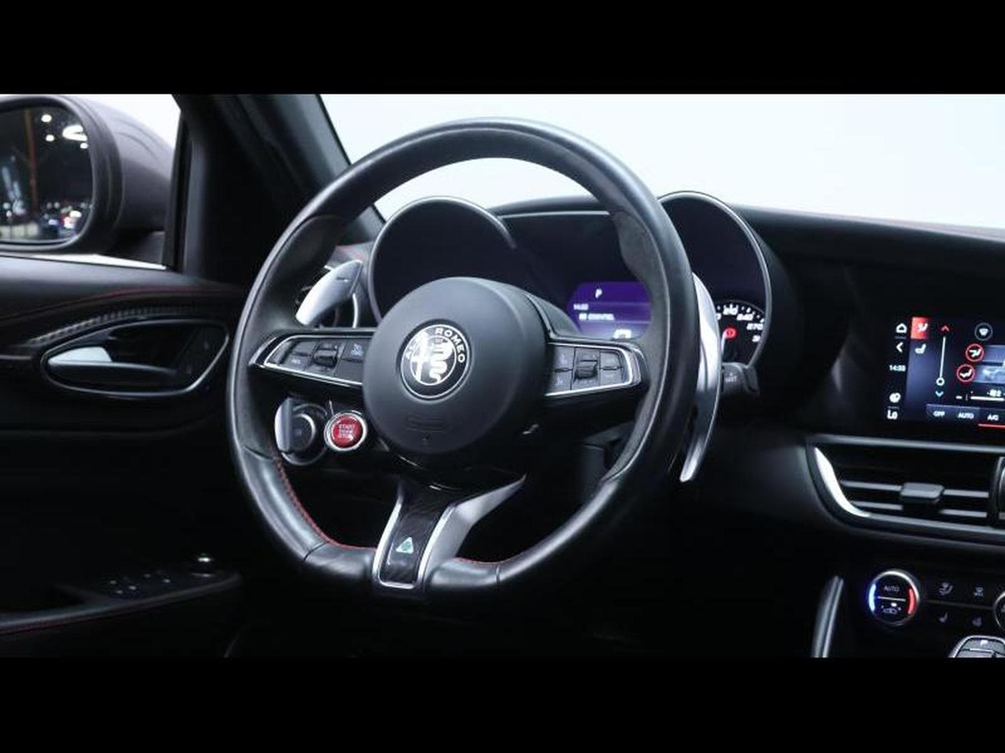 Alfa-Romeo Giulia 2.9 V6 510 Quadrifoglio (2021) - Photo 16