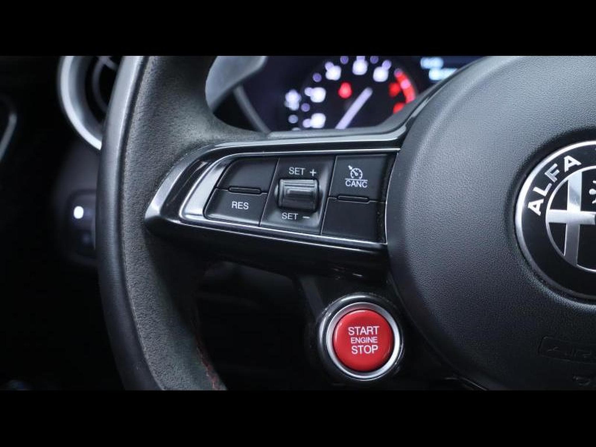 Alfa-Romeo Giulia 2.9 V6 510 Quadrifoglio (2021) - Photo 17
